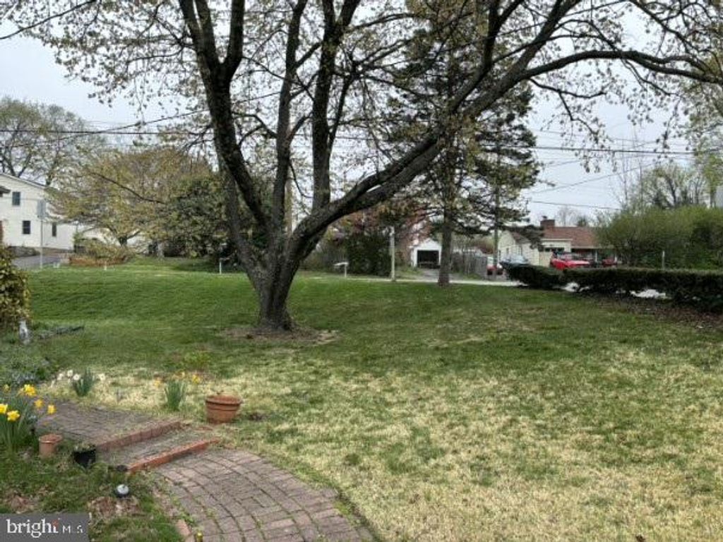 Photo of 3501 Queen Anne Drive, FAIRFAX, VA 22030 (MLS # VAFC2008076)