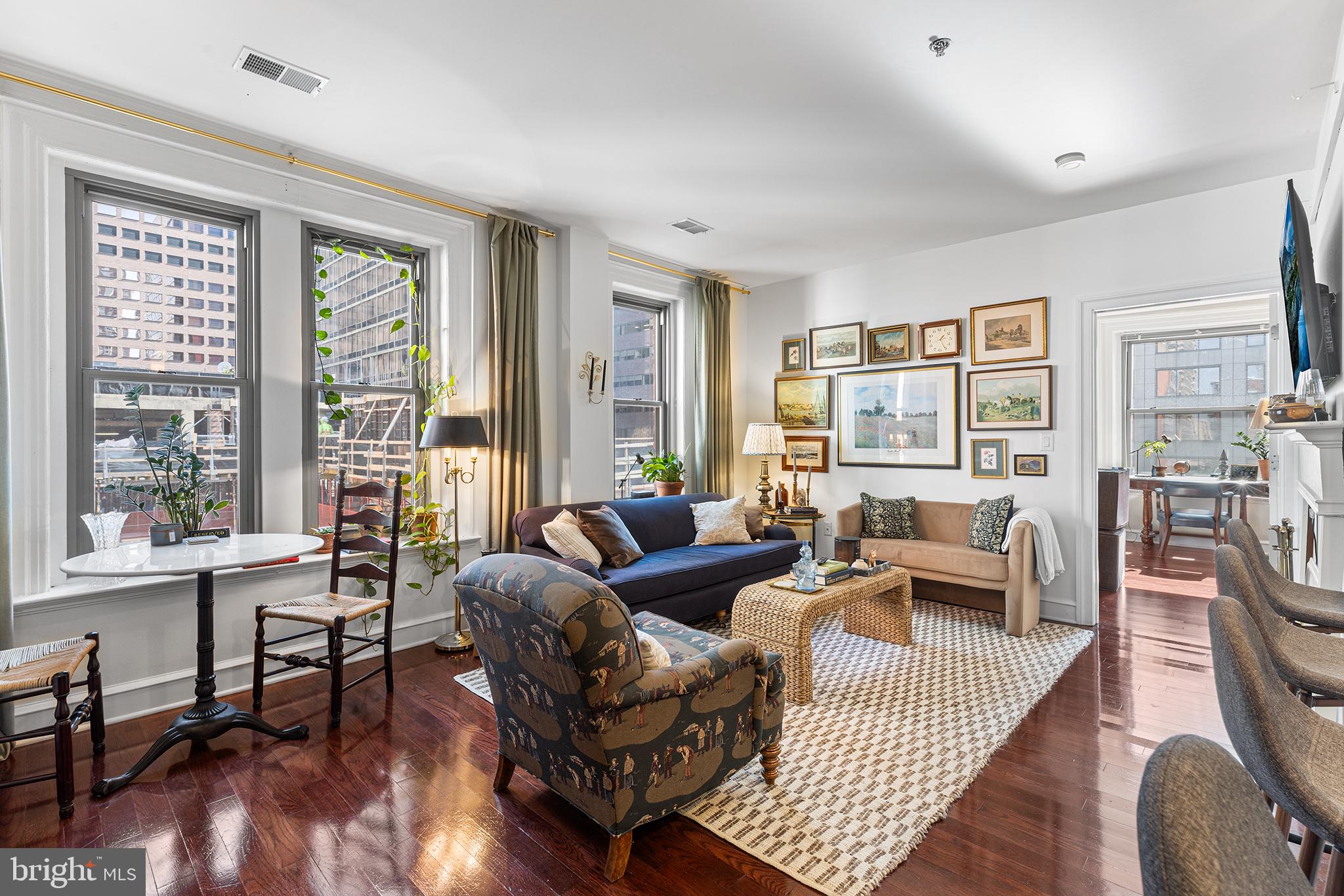 1811 CHESTNUT STREET 19 607