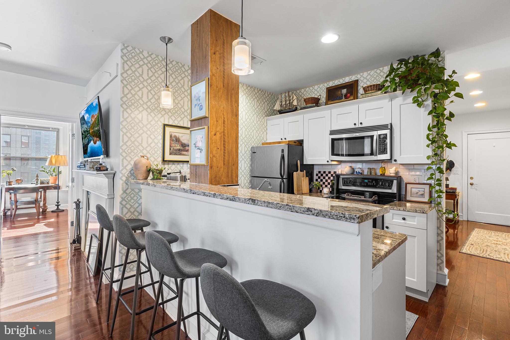 1811 CHESTNUT STREET 19 607