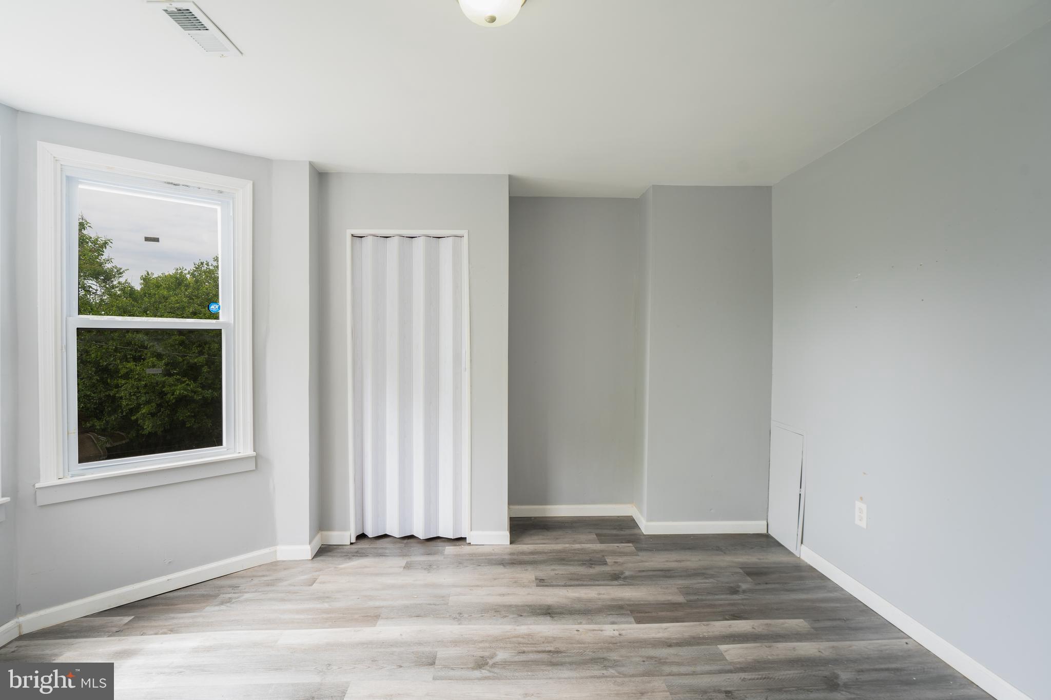 ELMWOOD PARK - Residential