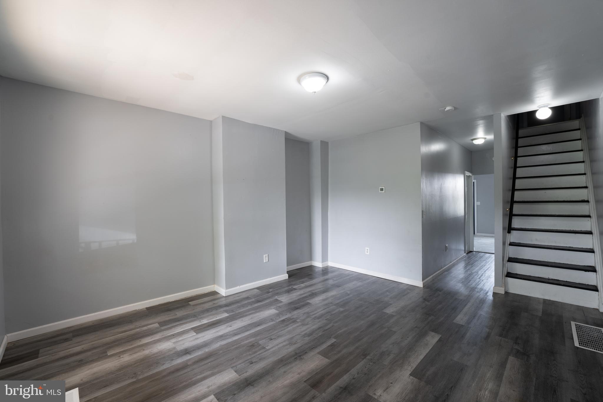 ELMWOOD PARK - Residential