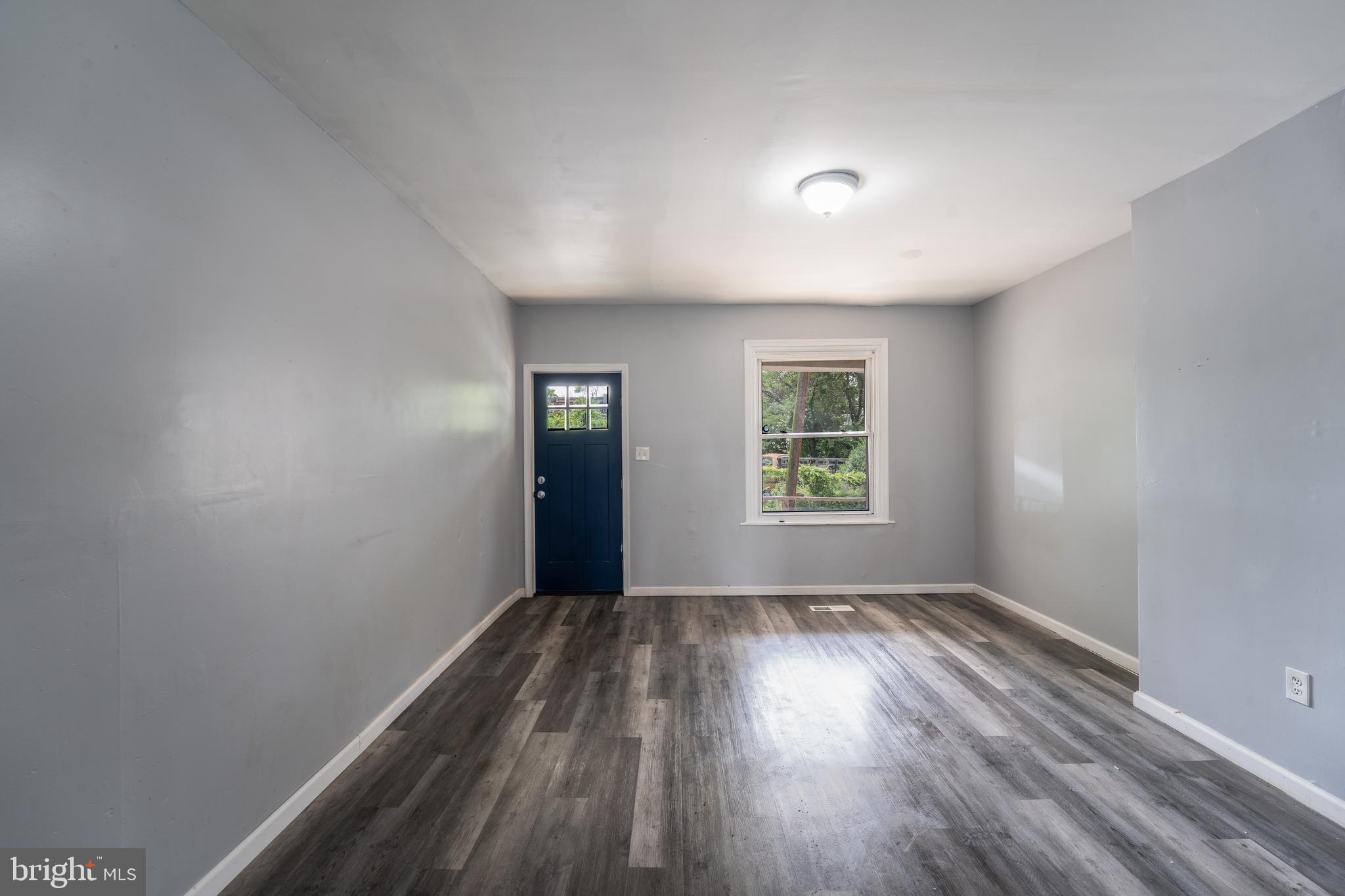 ELMWOOD PARK - Residential