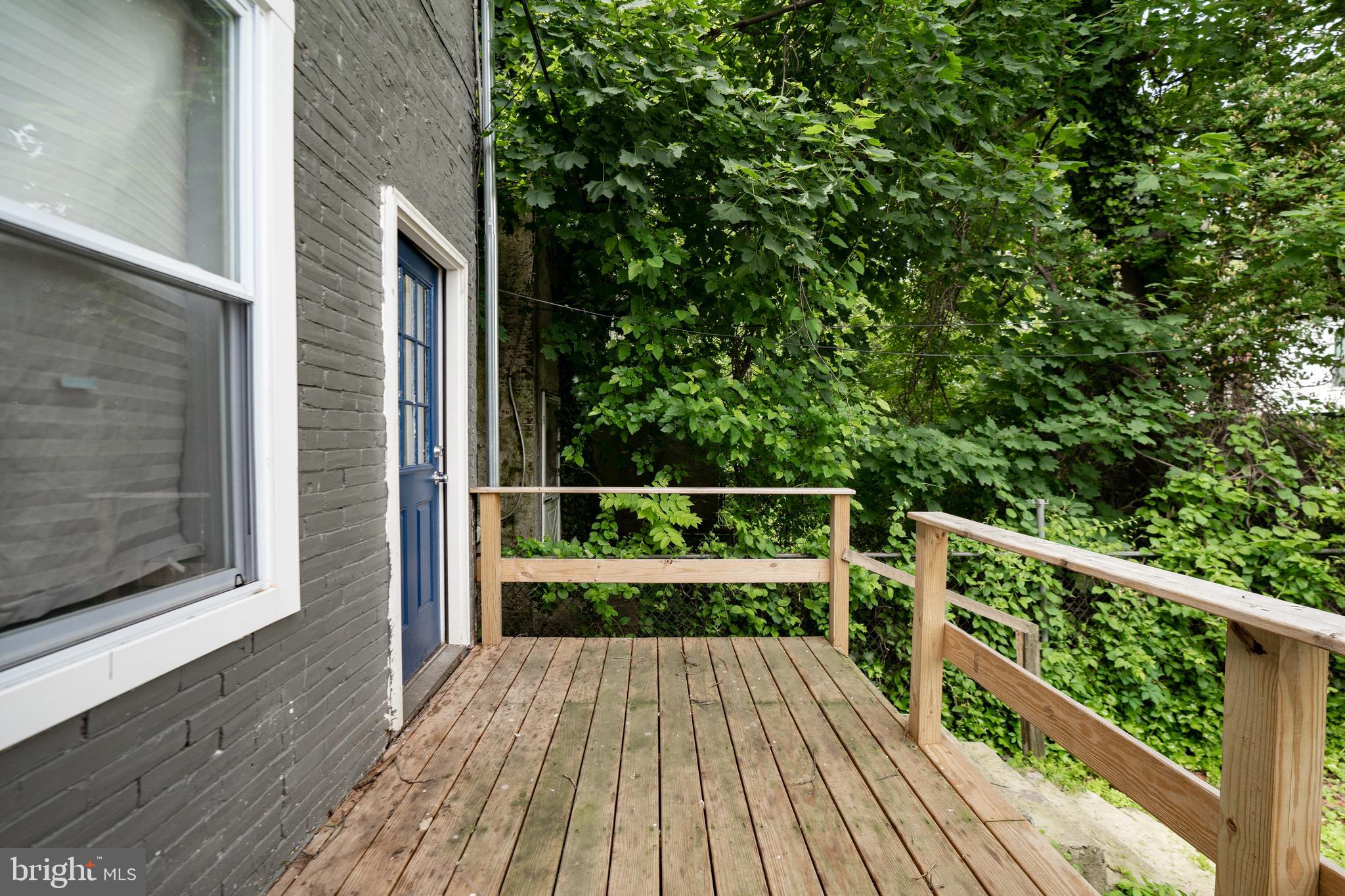 ELMWOOD PARK - Residential