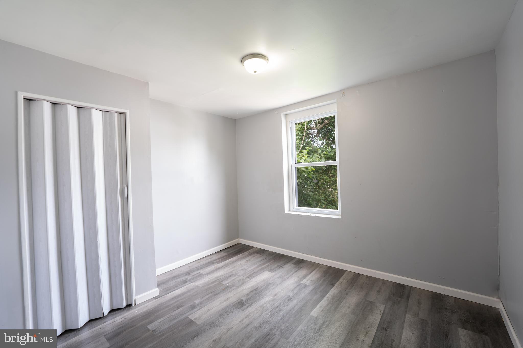 ELMWOOD PARK - Residential