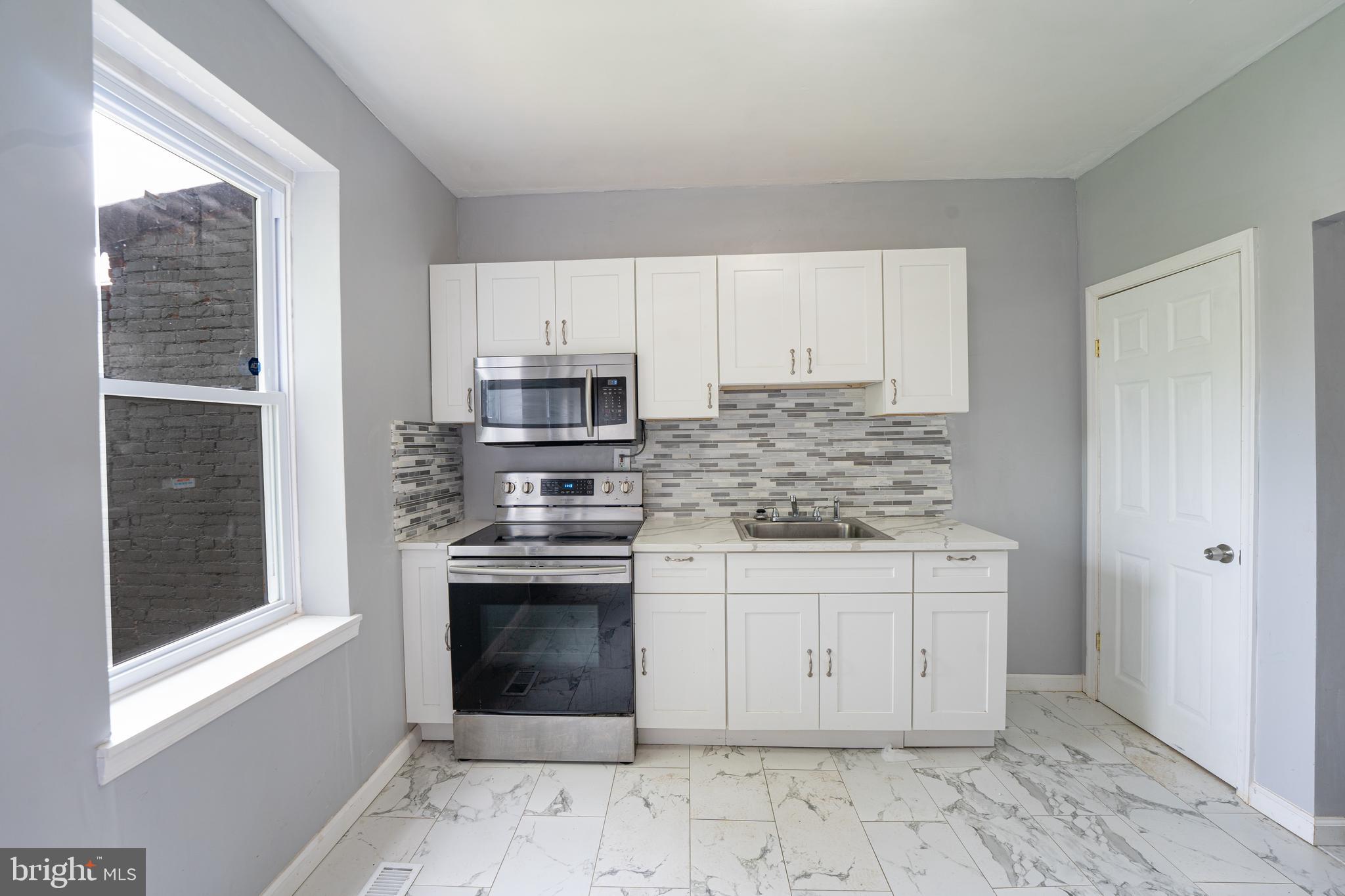 ELMWOOD PARK - Residential