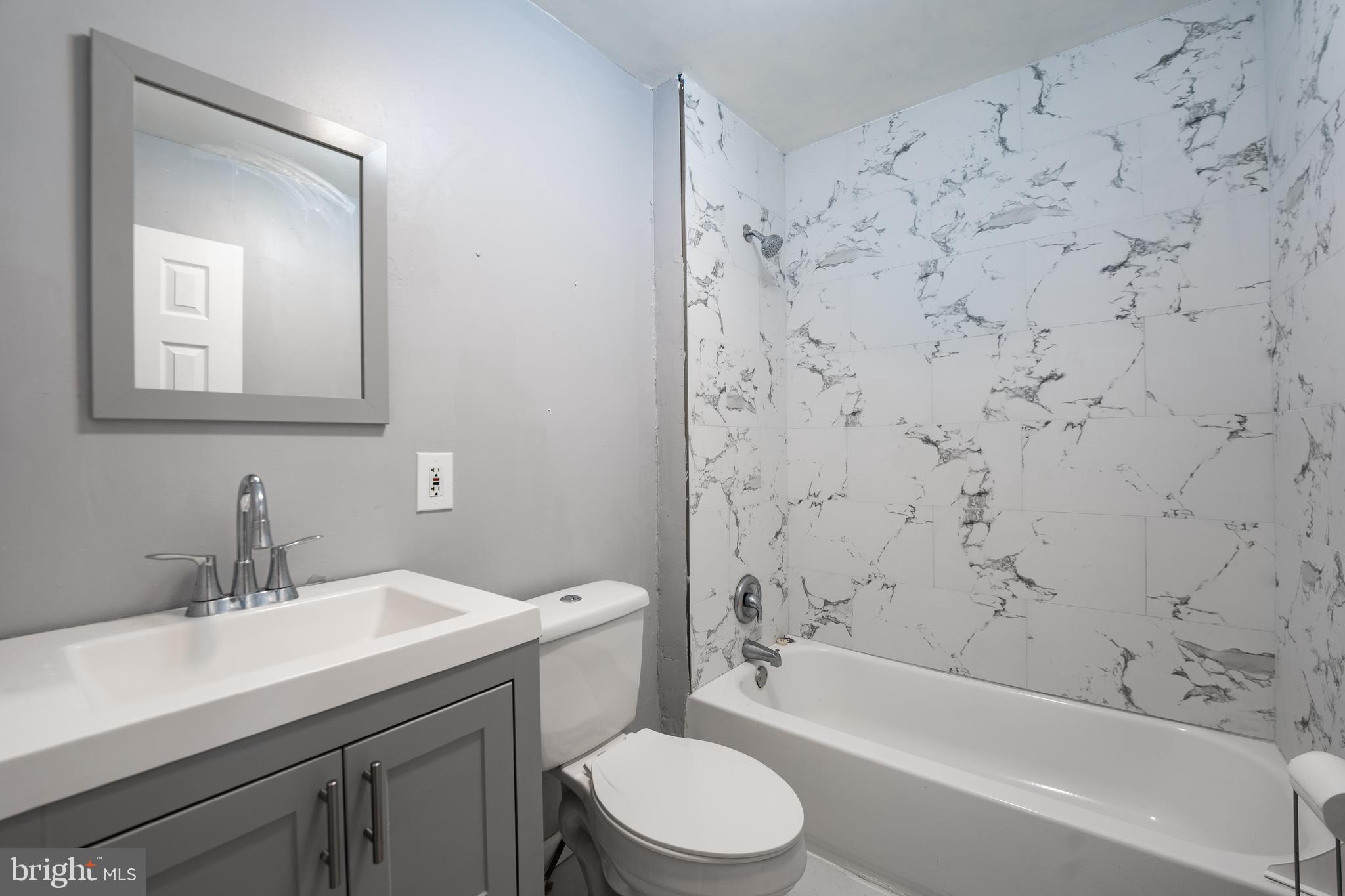 ELMWOOD PARK - Residential