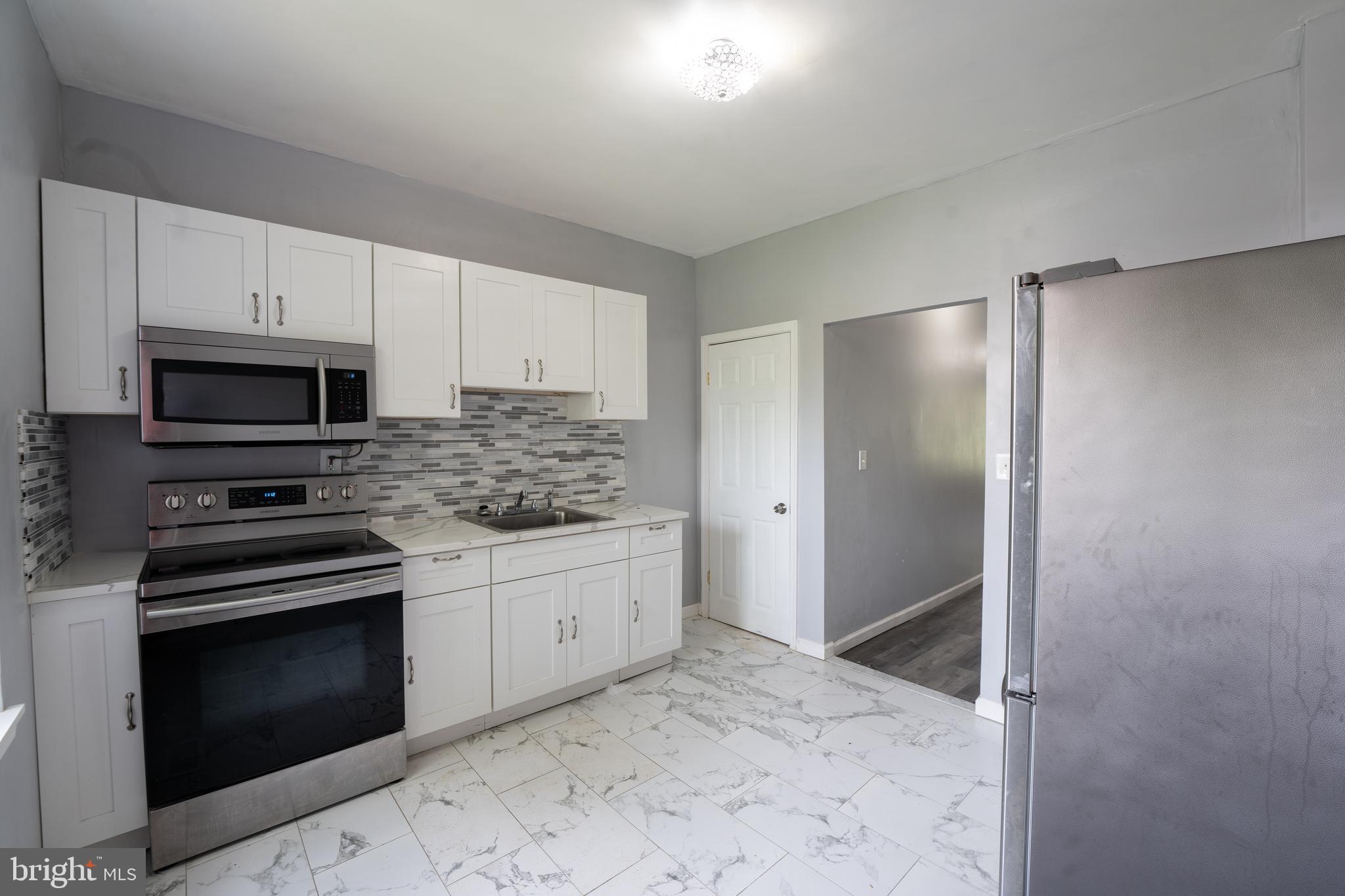 ELMWOOD PARK - Residential