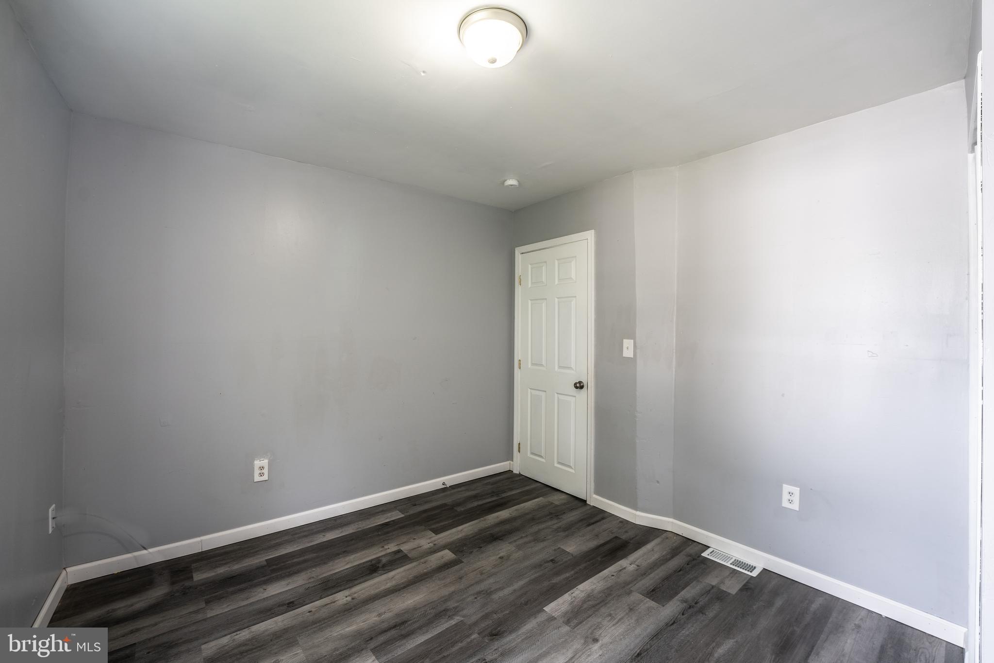ELMWOOD PARK - Residential