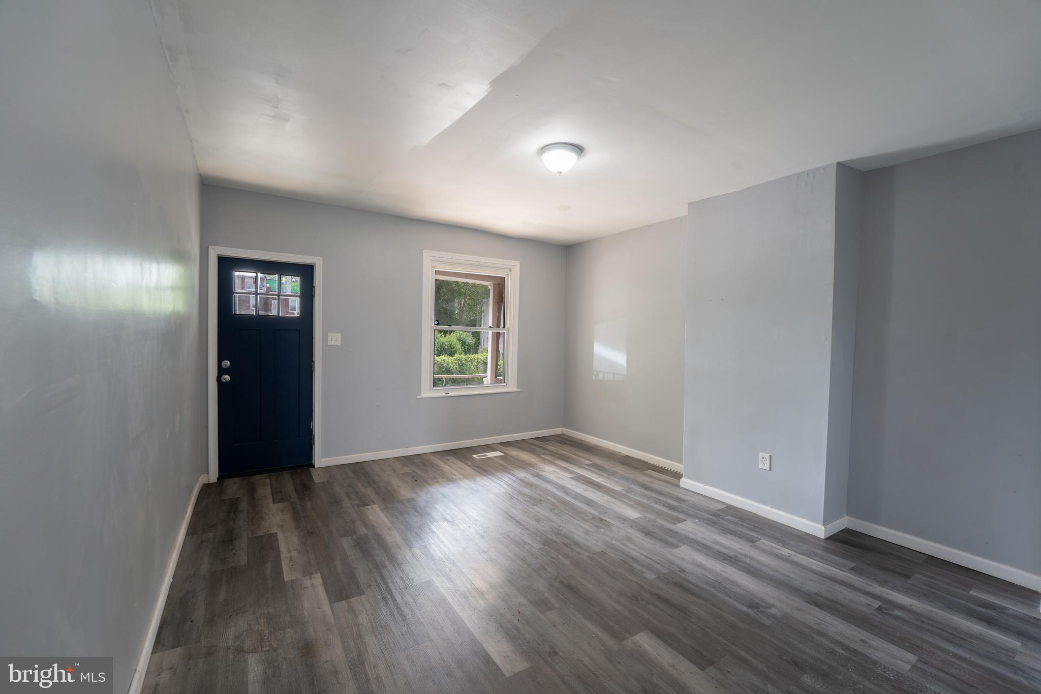 ELMWOOD PARK - Residential