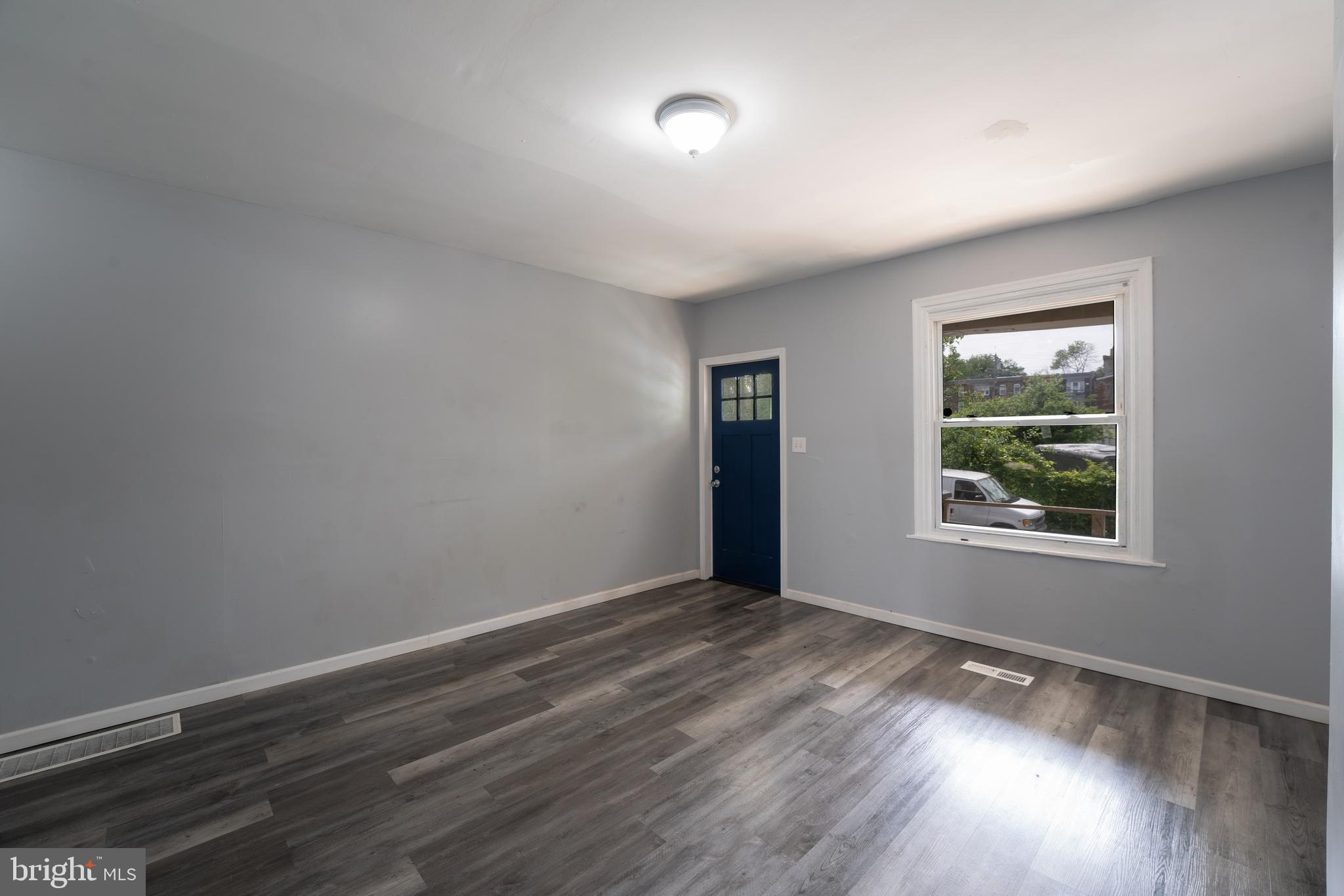 ELMWOOD PARK - Residential
