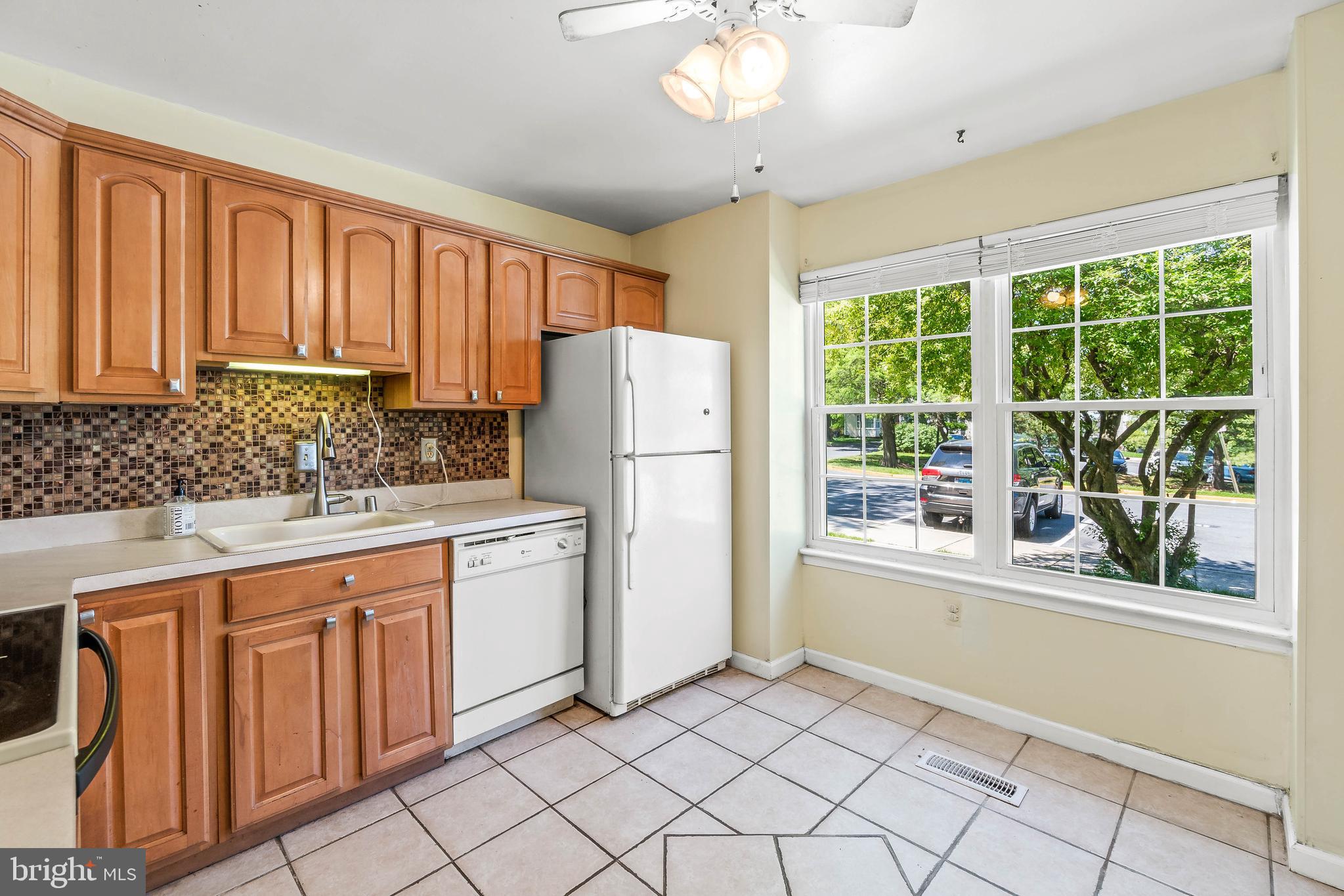 SNOWDEN OAKS - Residential