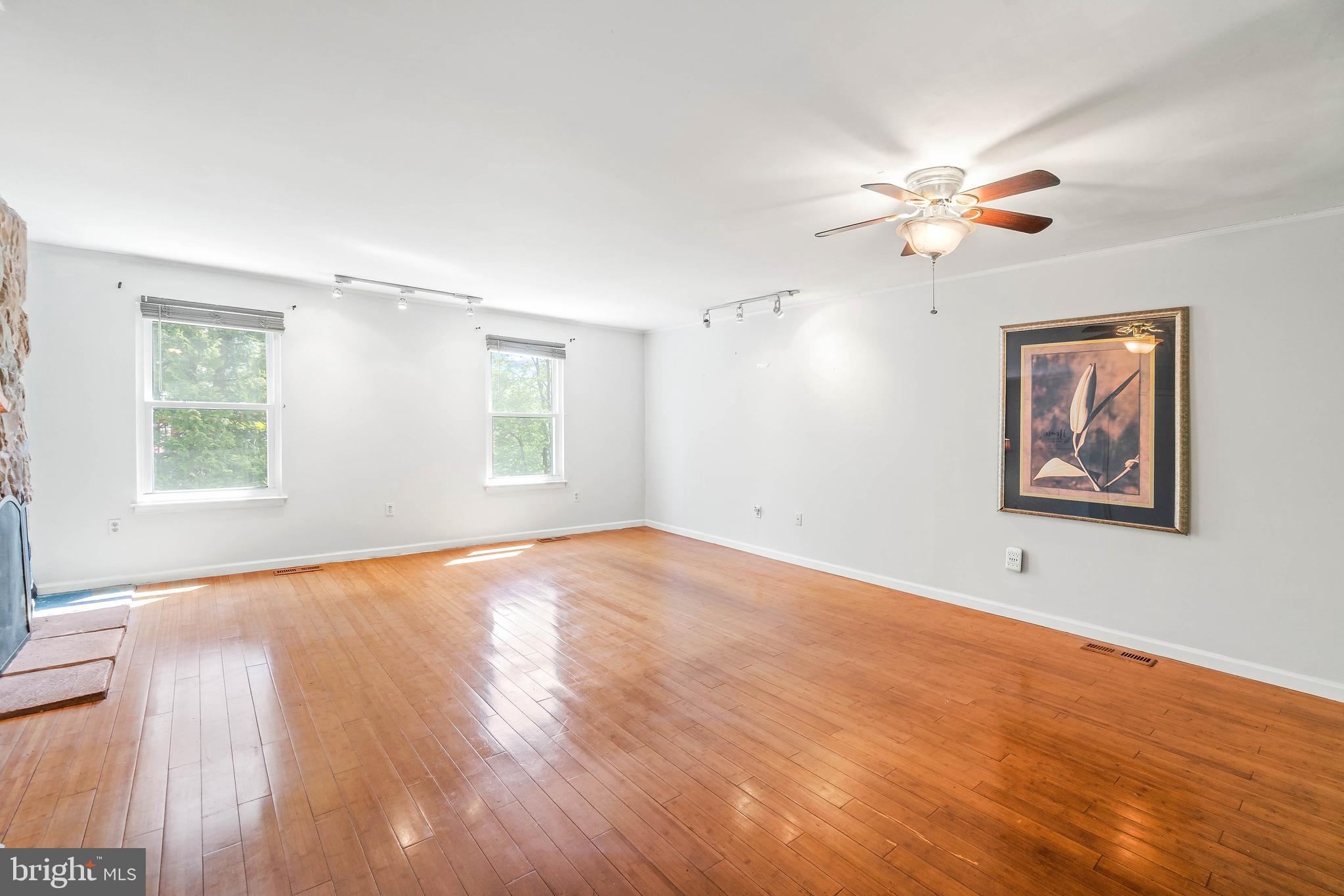 SNOWDEN OAKS - Residential