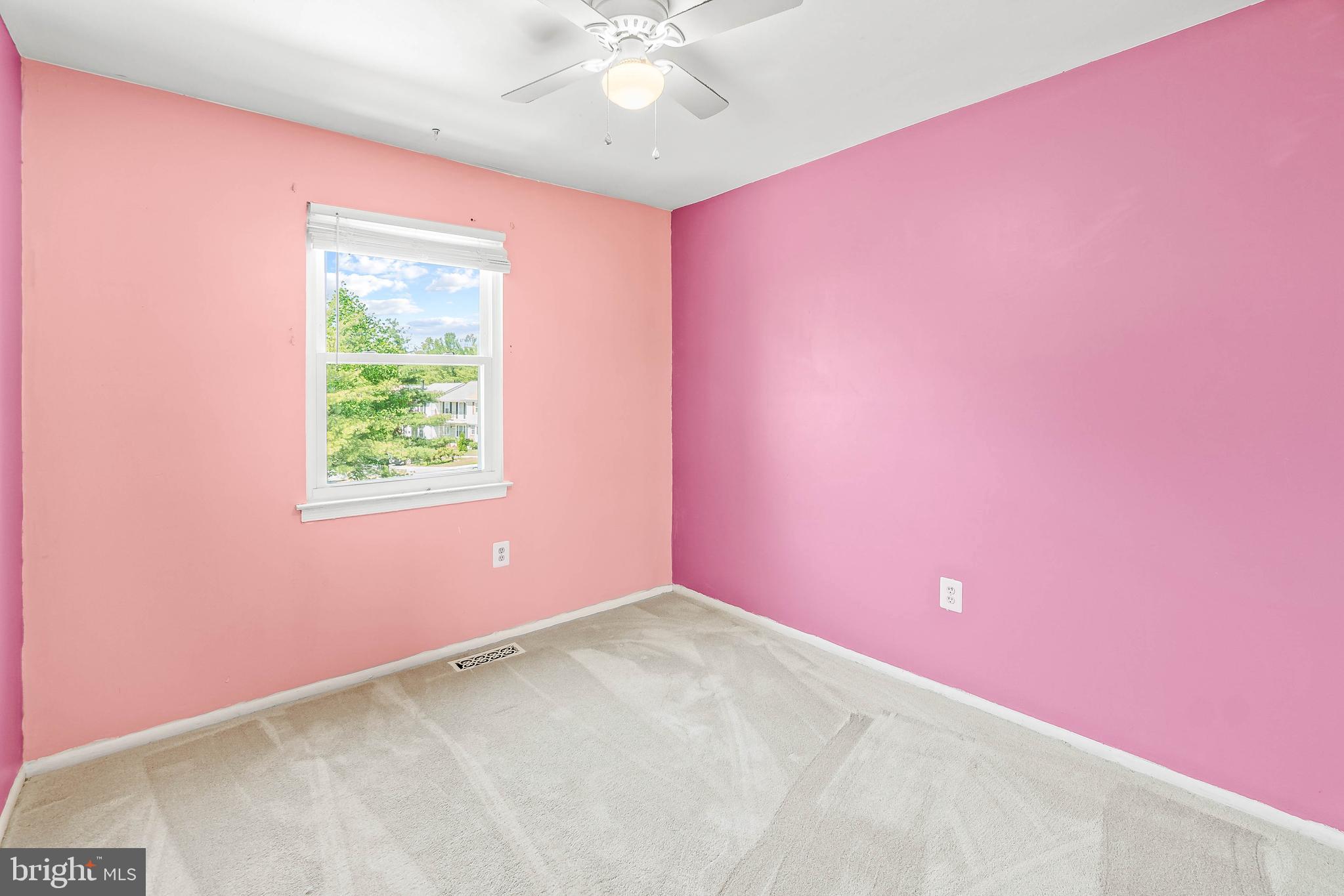 SNOWDEN OAKS - Residential