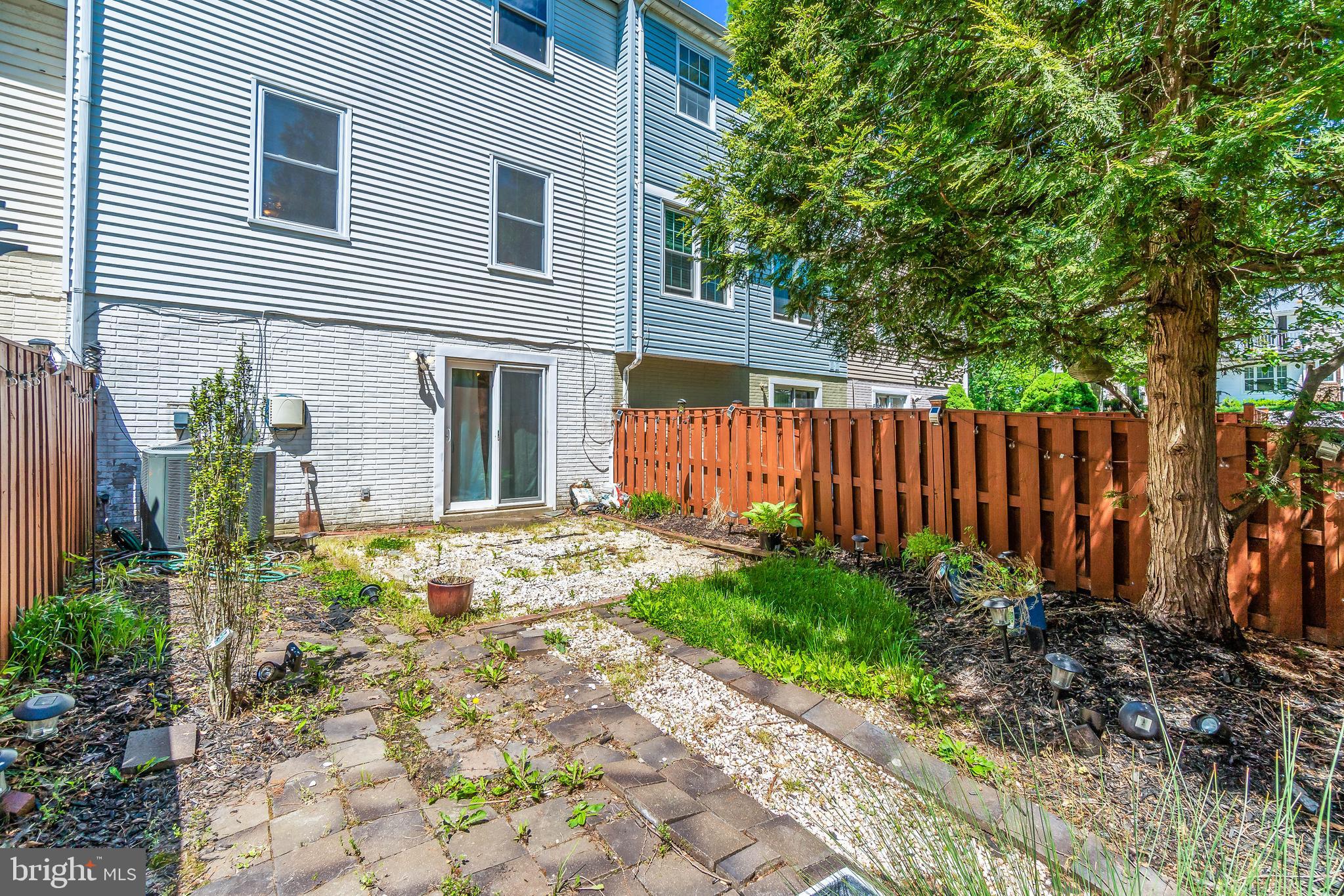 SNOWDEN OAKS - Residential