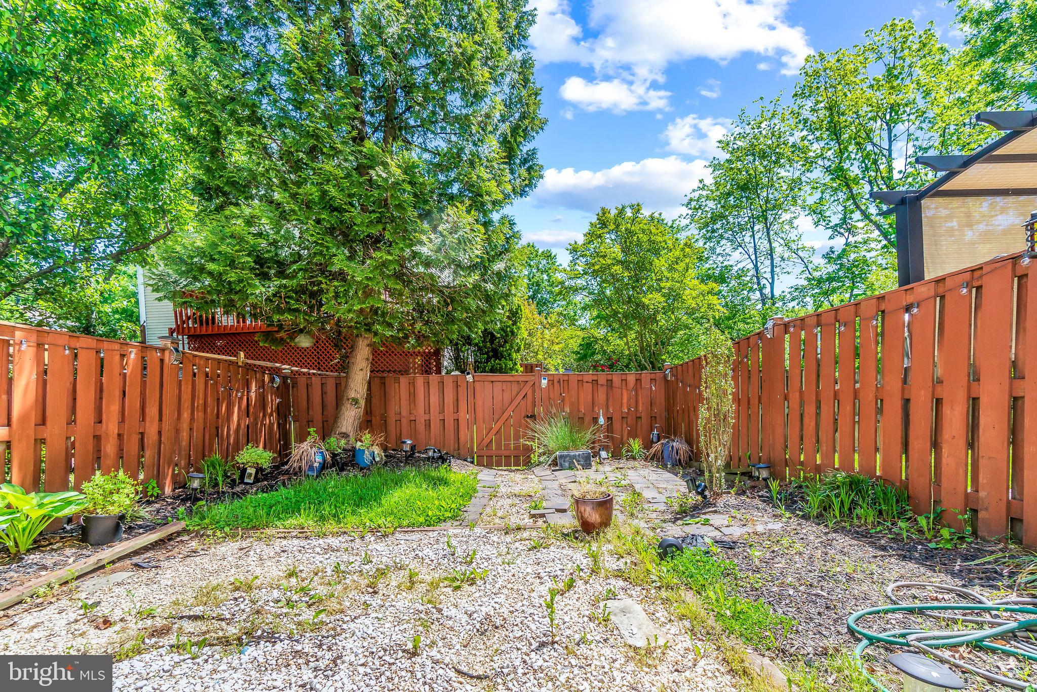 SNOWDEN OAKS - Residential