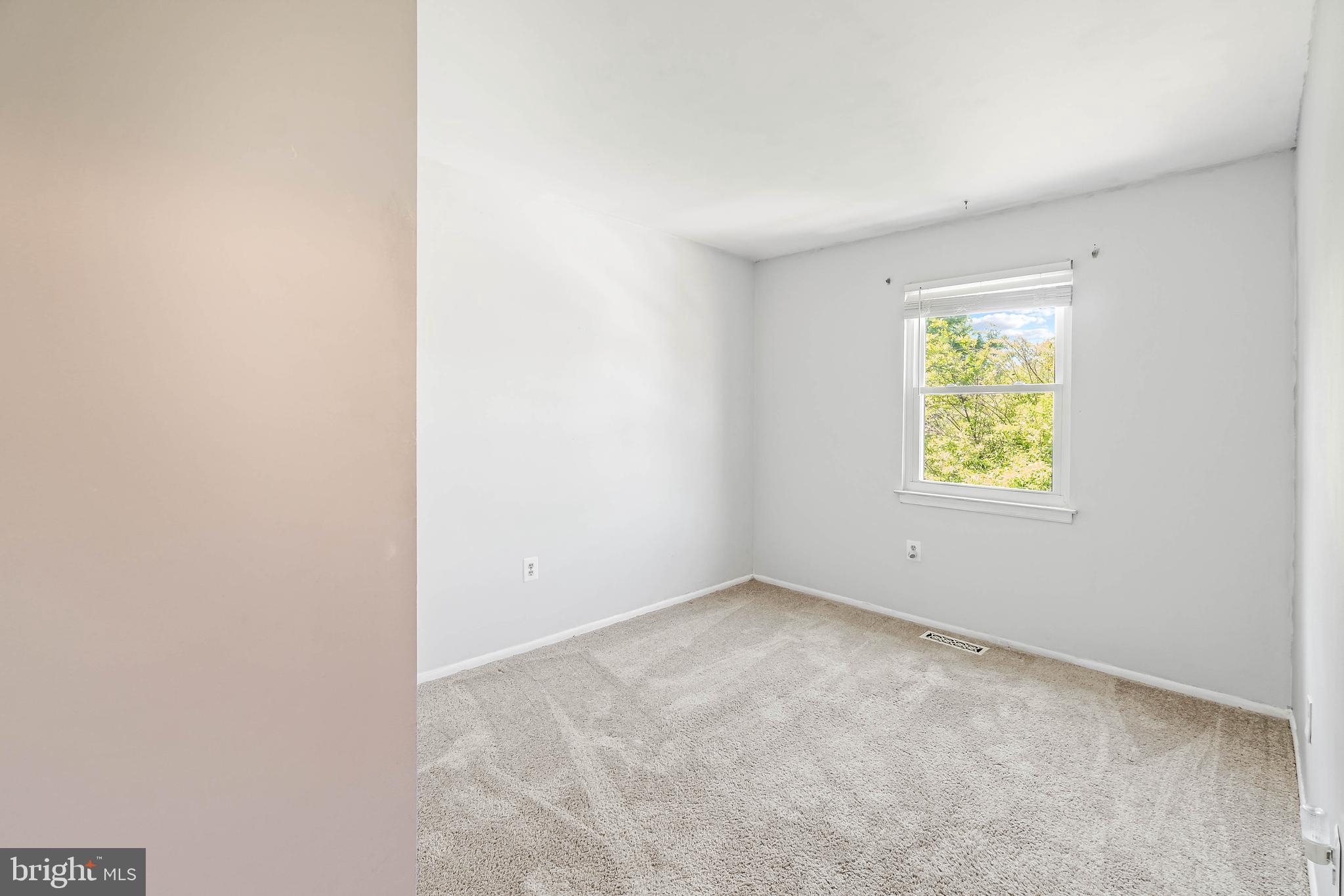 SNOWDEN OAKS - Residential