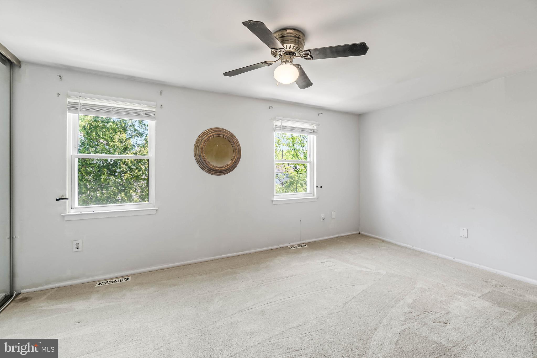 SNOWDEN OAKS - Residential