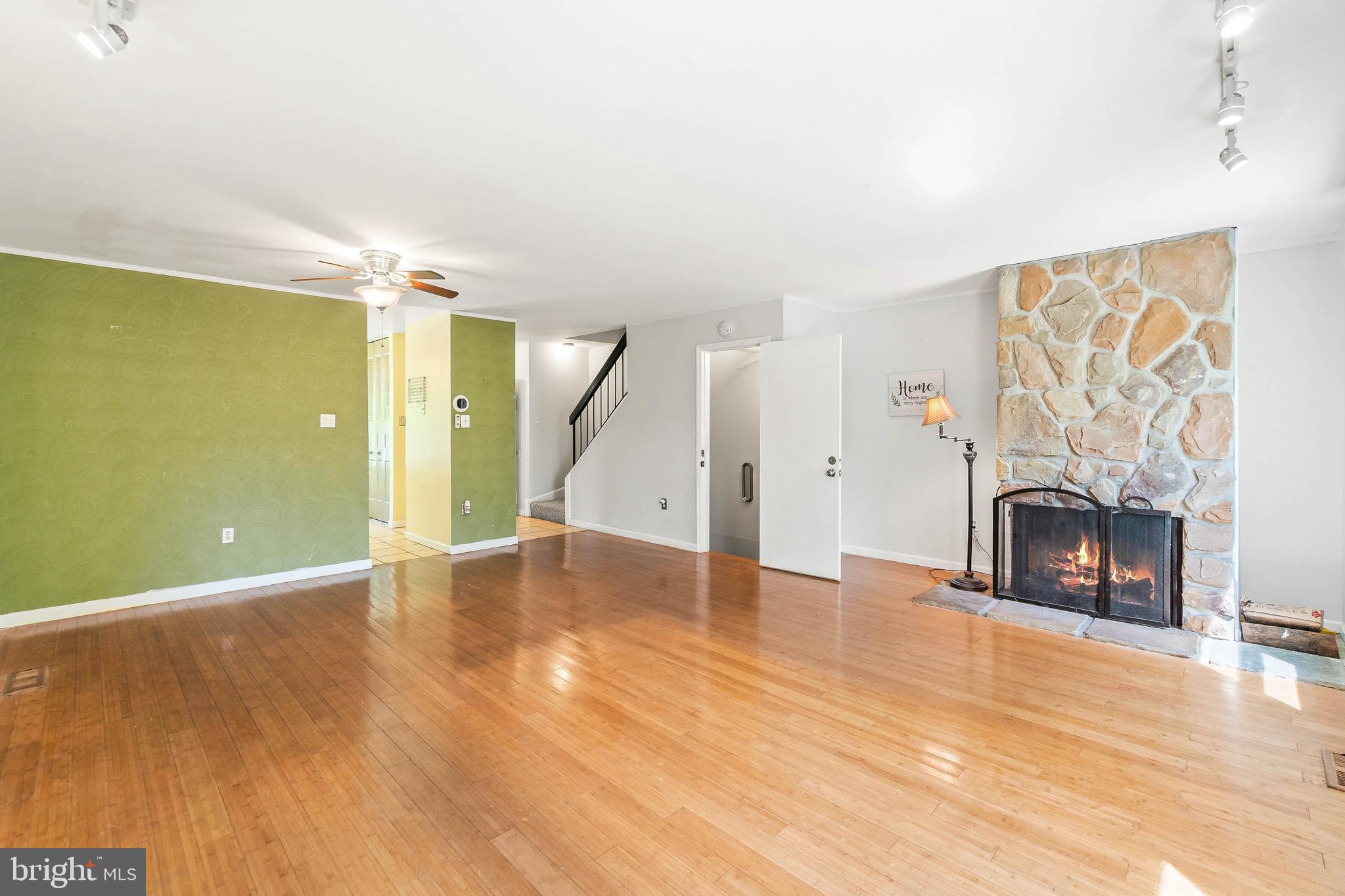 SNOWDEN OAKS - Residential