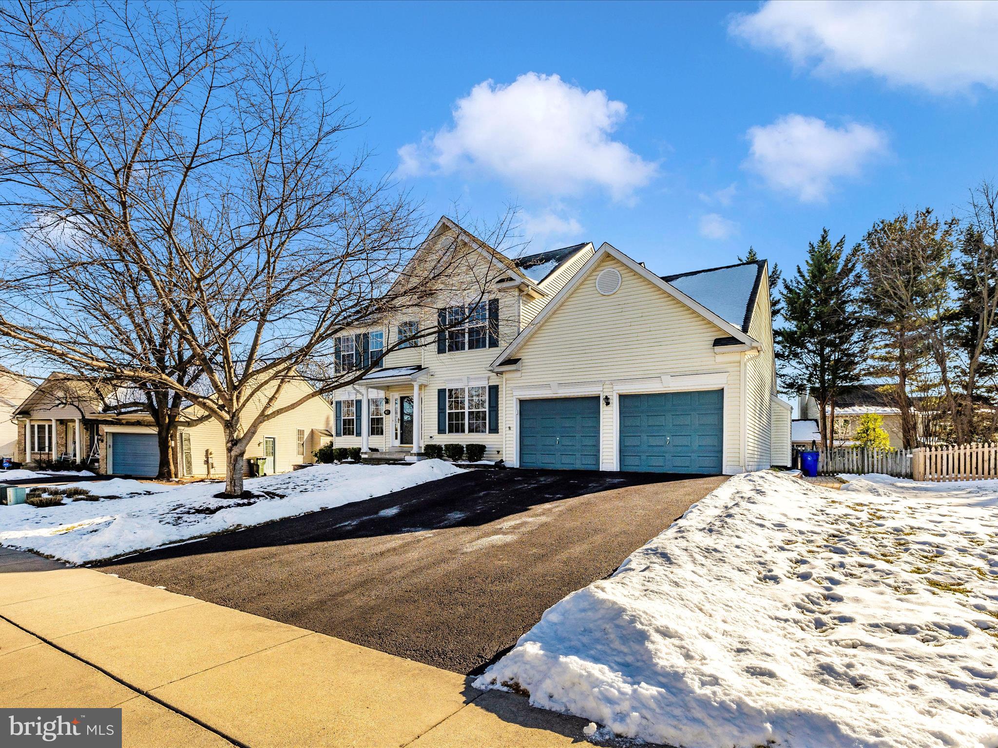 NORTH CROSSING - Residential