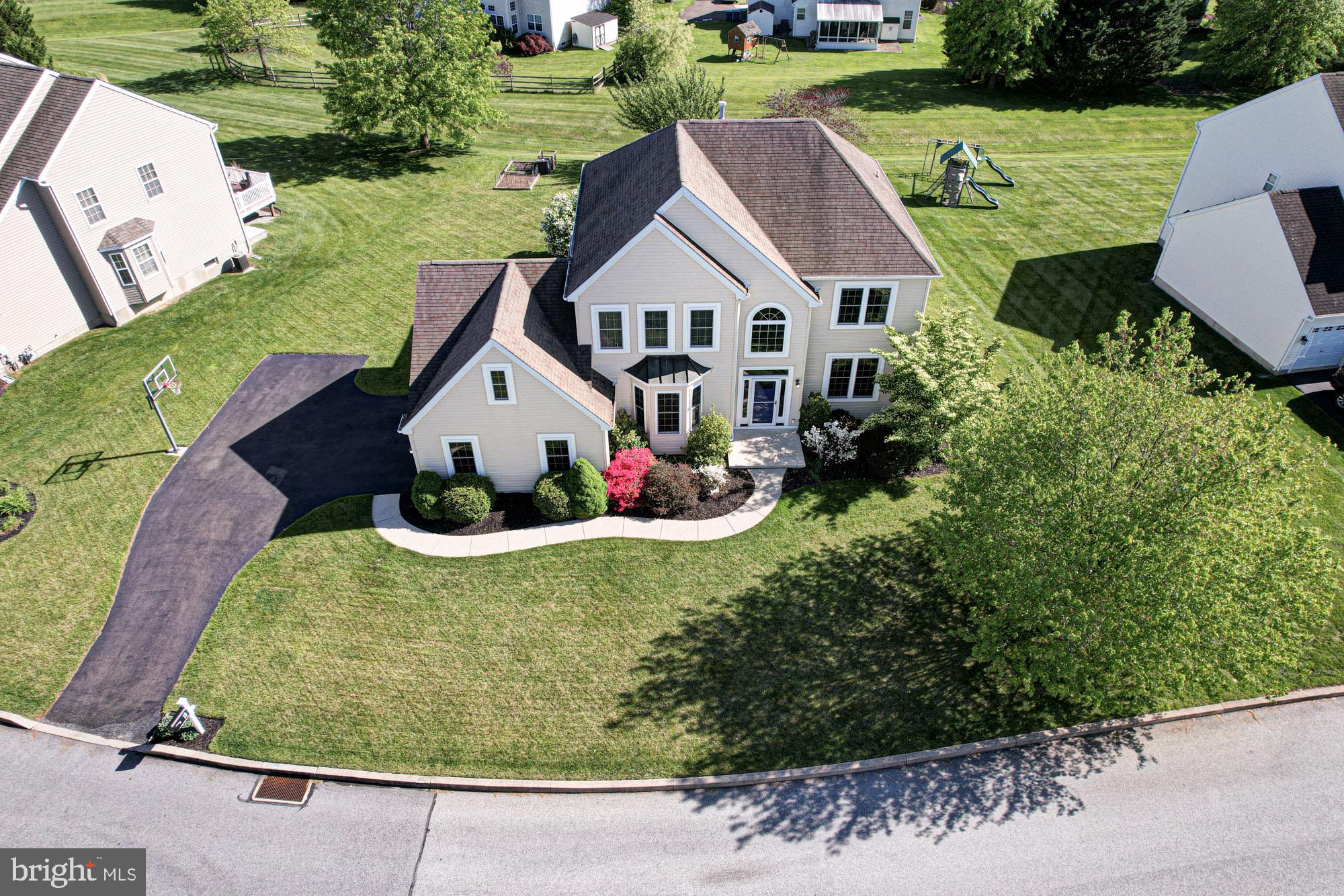 10 ALLSMEER DRIVE