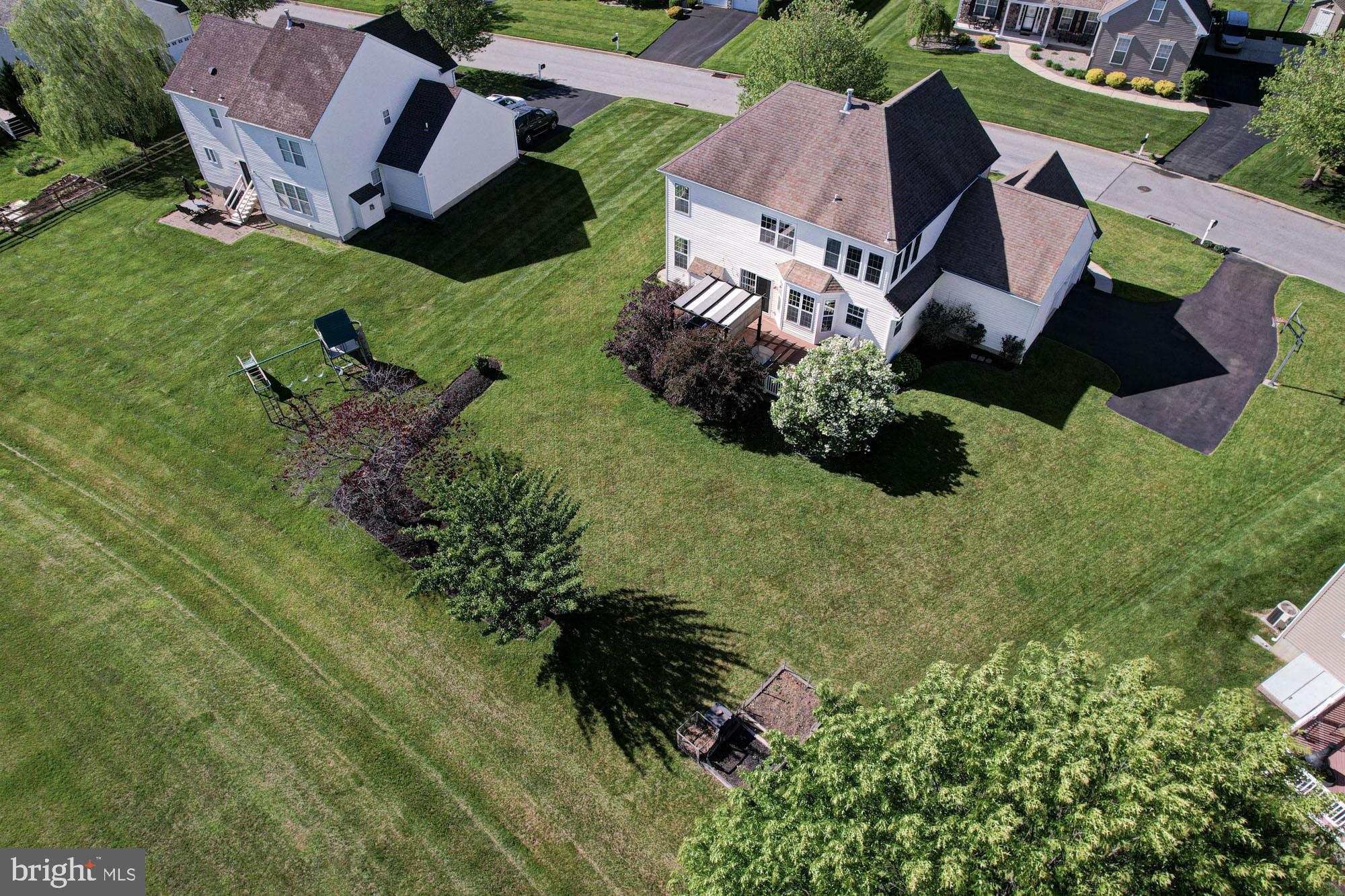10 ALLSMEER DRIVE