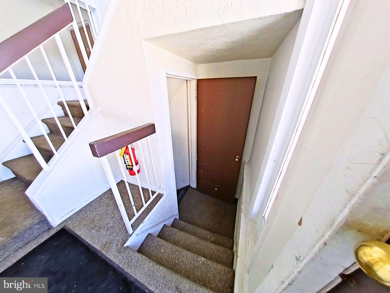 CONTEMPORARY VLG - Residential