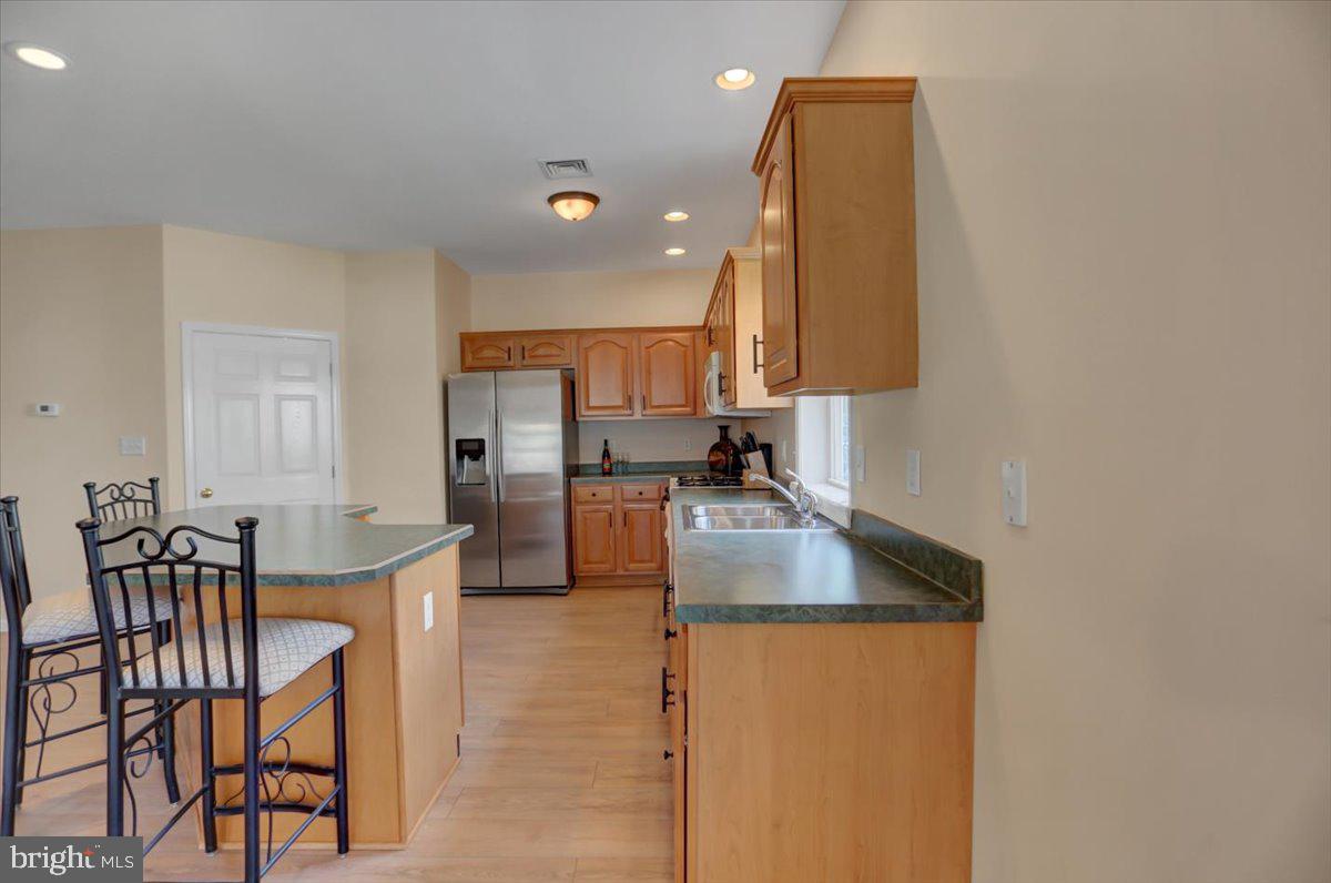 COUNTRY MANOR - Residential