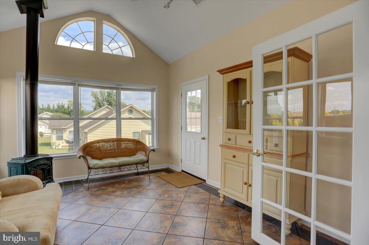 COUNTRY MANOR - Residential