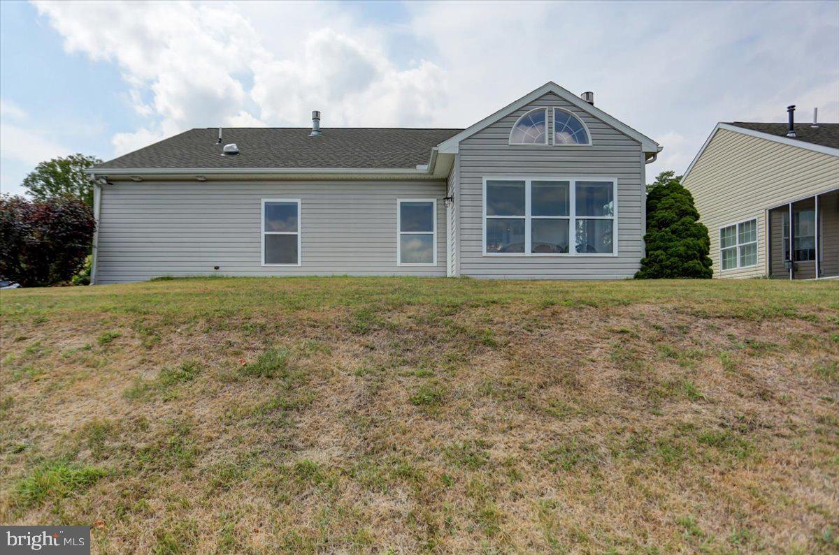 COUNTRY MANOR - Residential