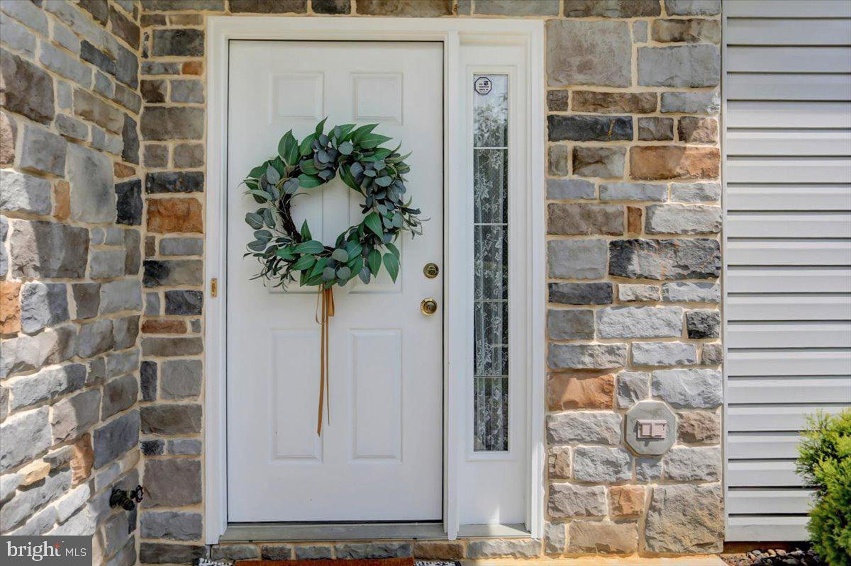 COUNTRY MANOR - Residential