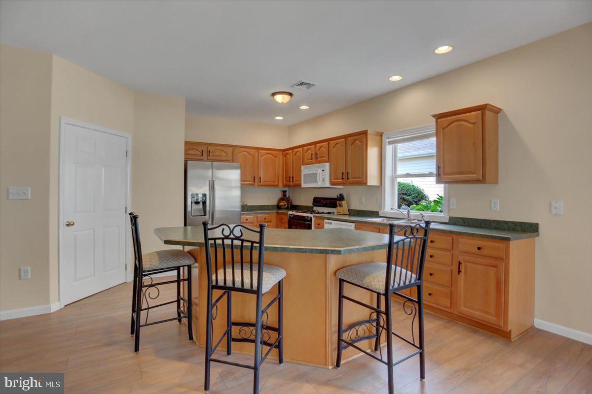 COUNTRY MANOR - Residential