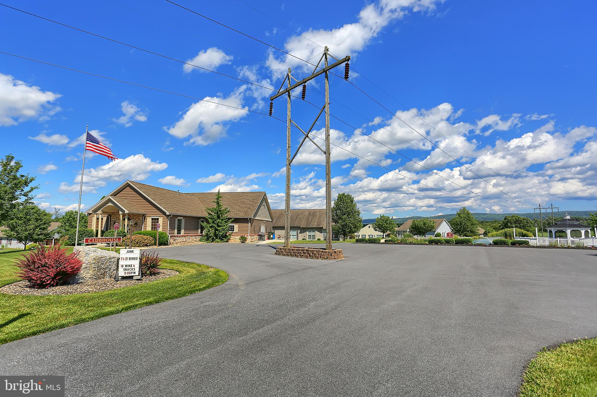 COUNTRY MANOR - Residential