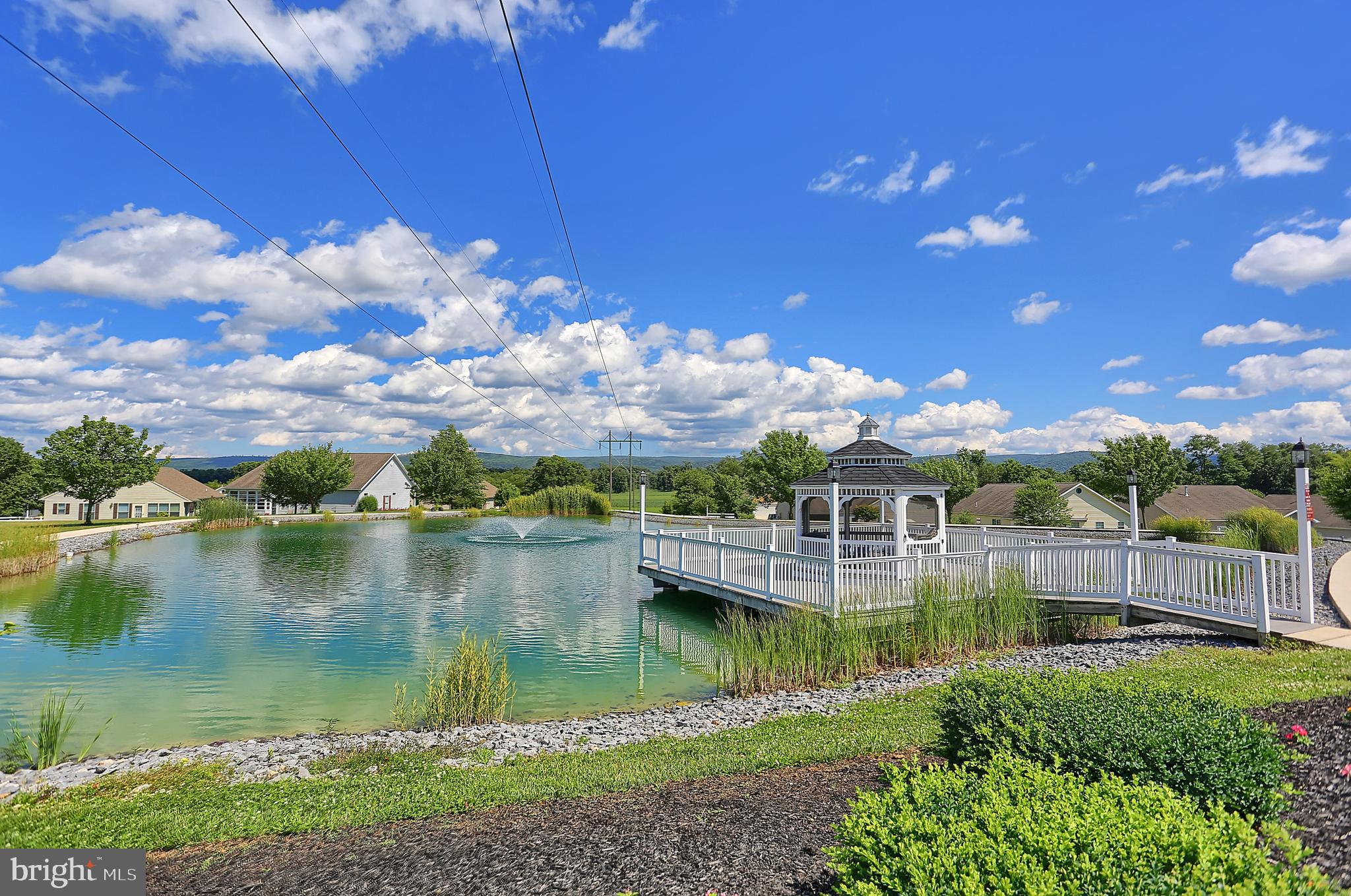 COUNTRY MANOR - Residential