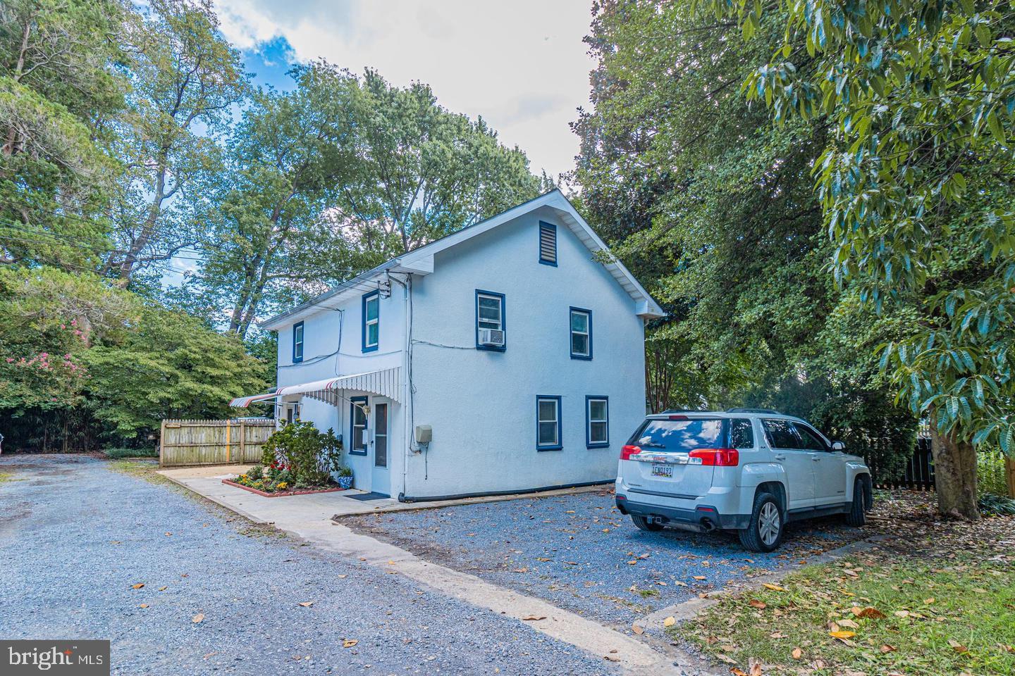 Experience cozy living in the heart of Annapolis at 1 South Cherry Grove Ave! This charming 2 bedroom, 1-bathroom home offers 675 sq ft of comfort and convenience. Park right outside your door for added ease, relax in your private backyard, or take a walk in the surrounding neighborhood. Just a stroll away from the lively downtown, enjoy all the local charm Annapolis has to offer.