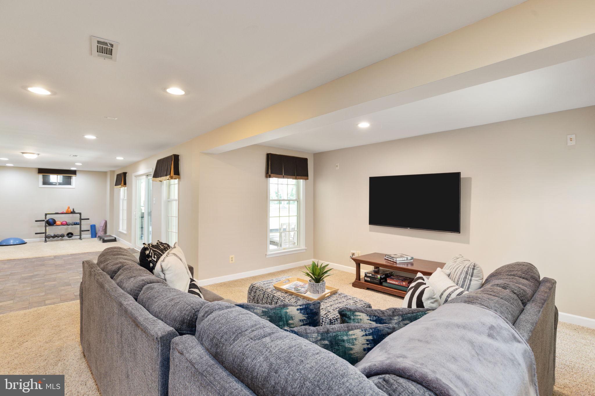 CENTURY OAK - Residential