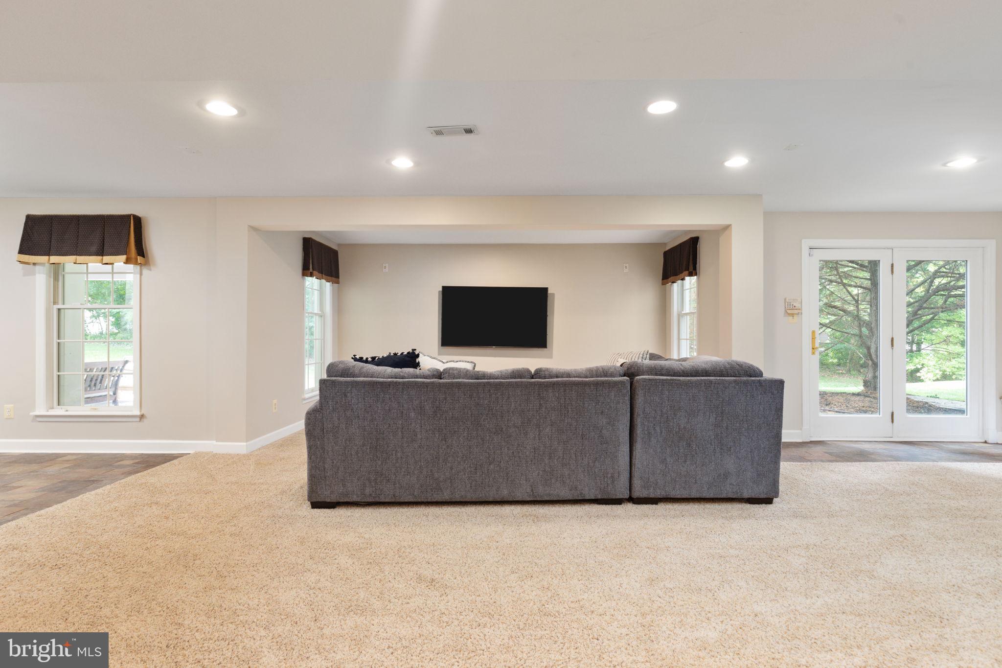 CENTURY OAK - Residential