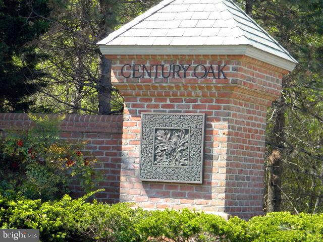 CENTURY OAK - Residential