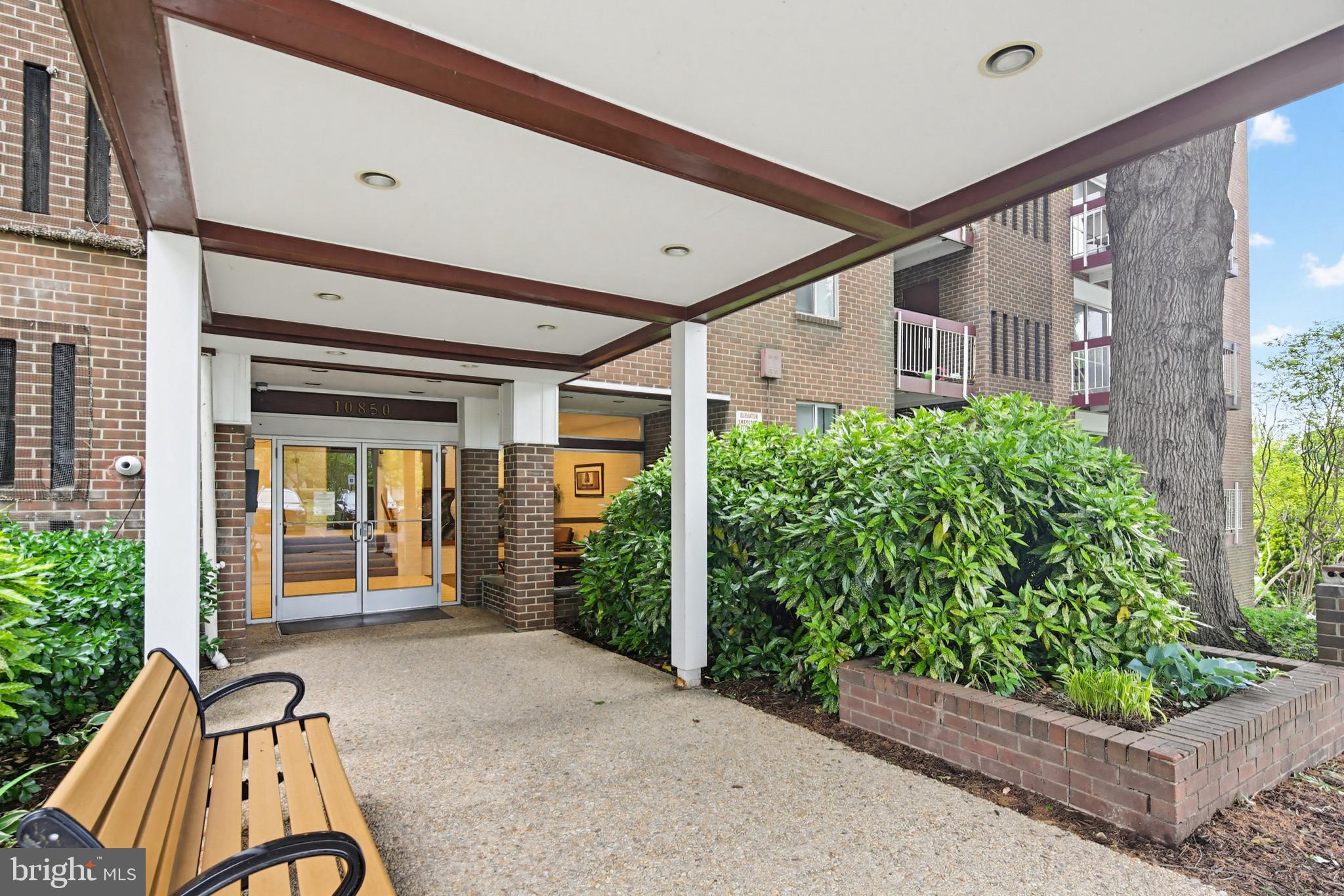 VILLAGE OF WILDE LAKE - Residential