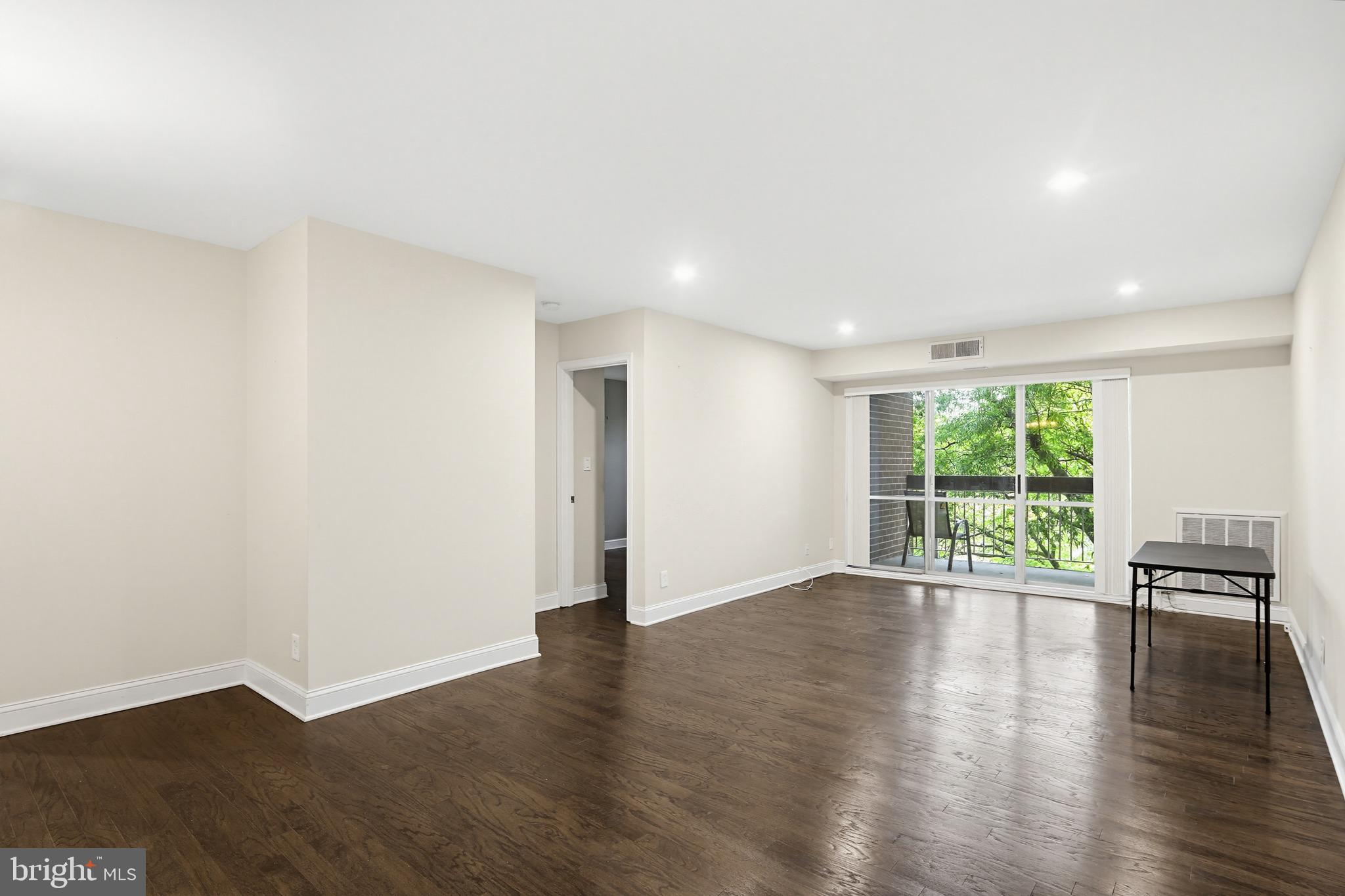 VILLAGE OF WILDE LAKE - Residential