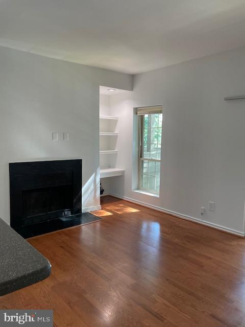 PENDERBROOK SQUARE CONDOMINIUMS - Residential Lease