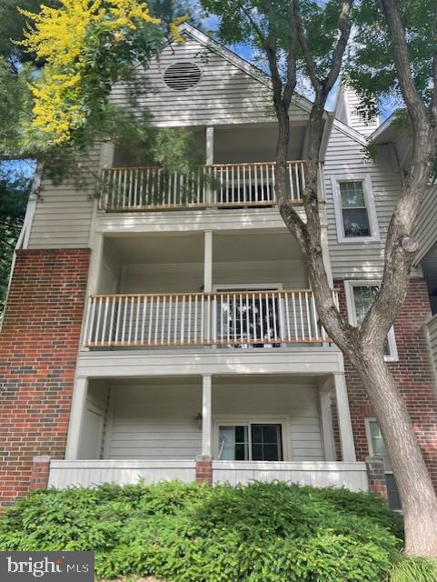 PENDERBROOK SQUARE CONDOMINIUMS - Residential Lease