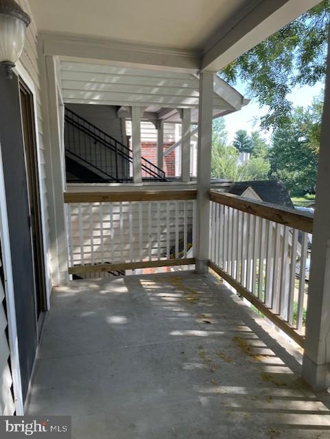 PENDERBROOK SQUARE CONDOMINIUMS - Residential Lease