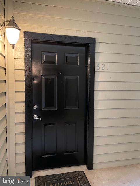 PENDERBROOK SQUARE CONDOMINIUMS - Residential Lease