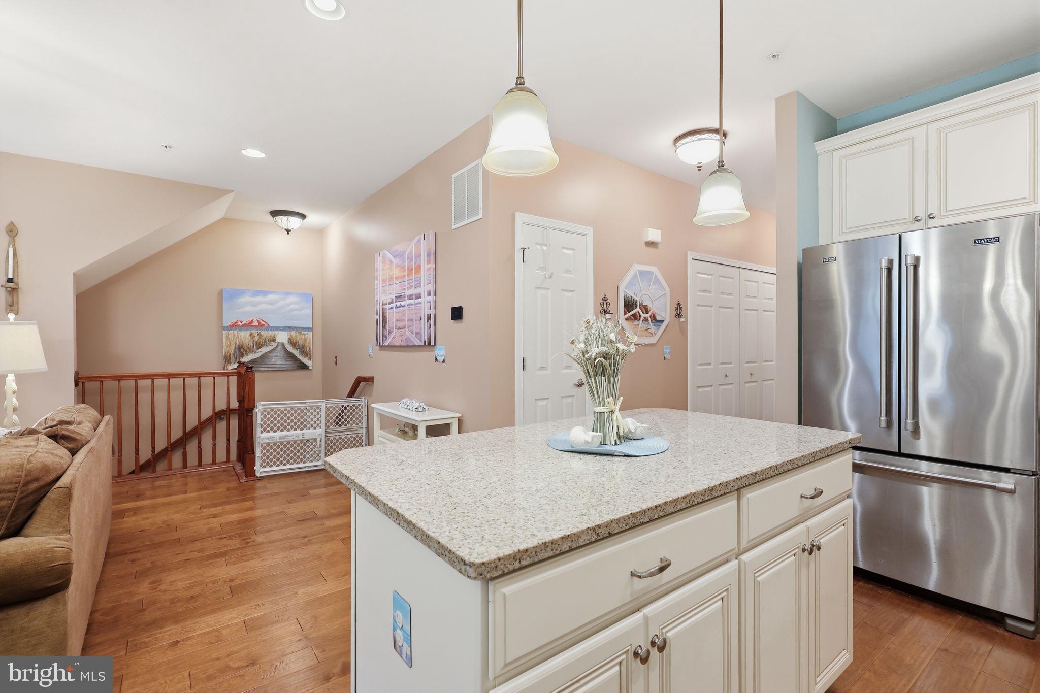 EMERALD WALK - Residential
