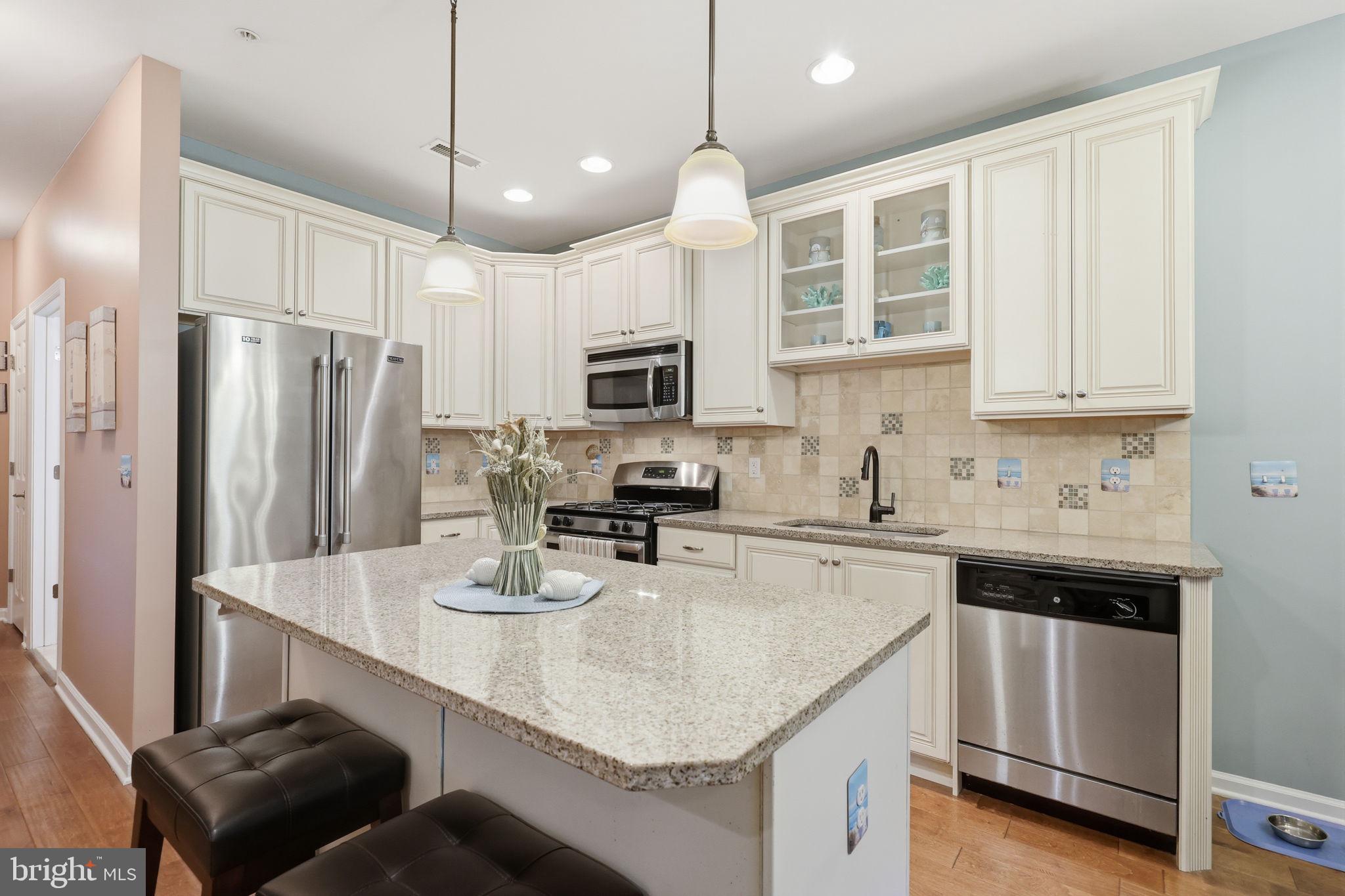 EMERALD WALK - Residential