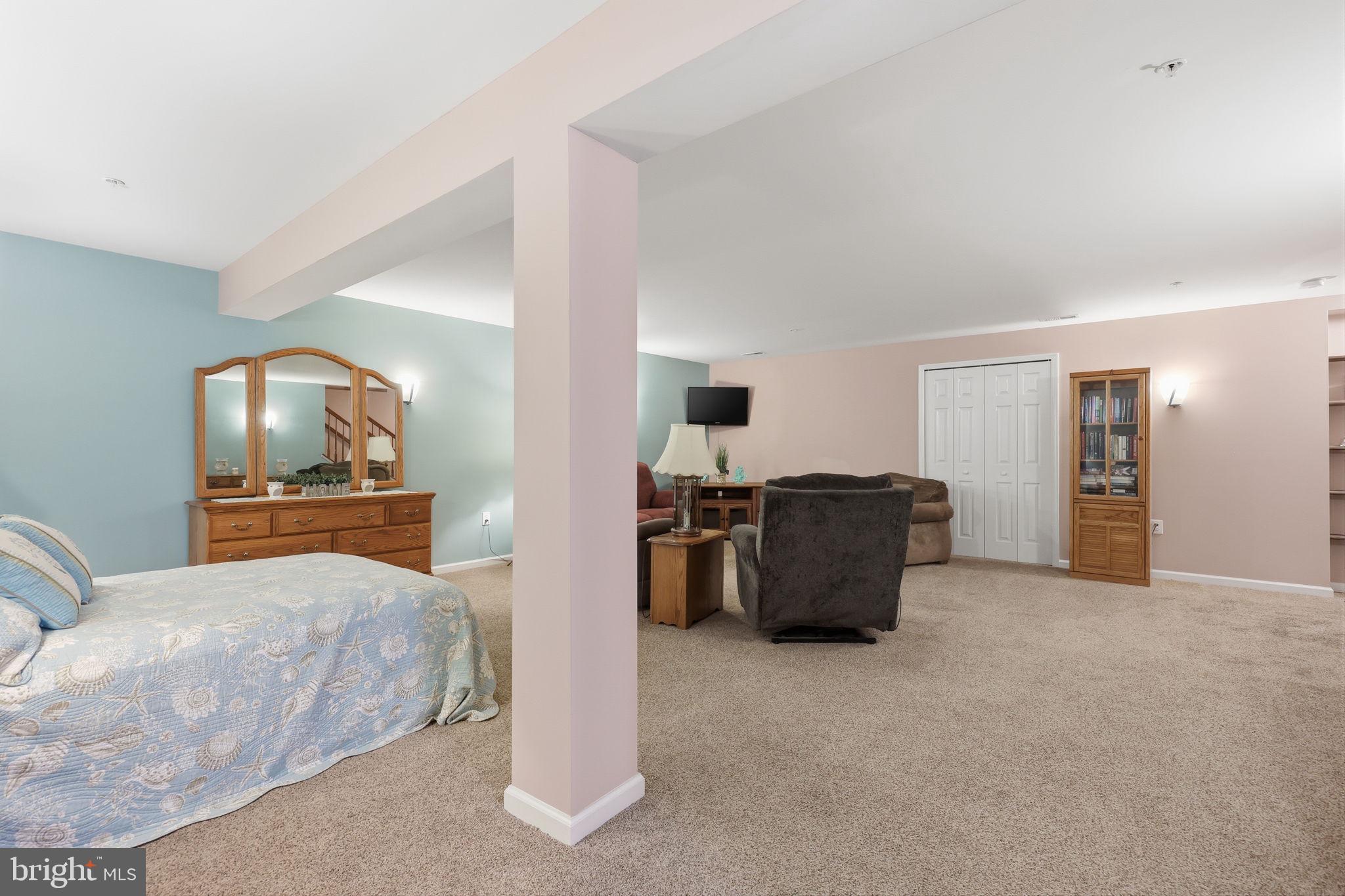 EMERALD WALK - Residential