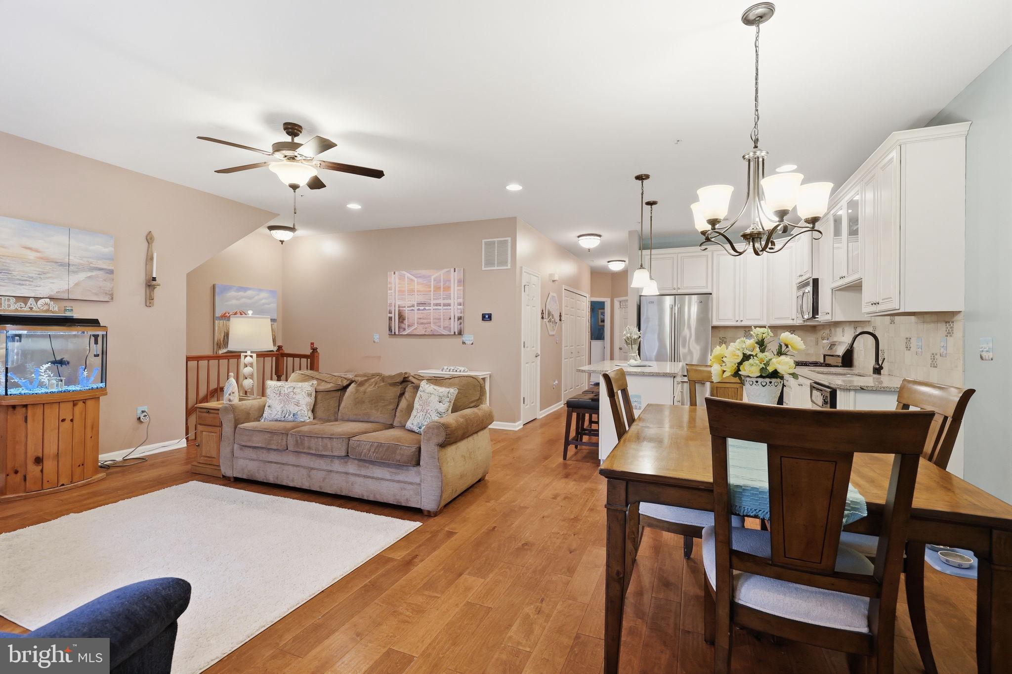 EMERALD WALK - Residential