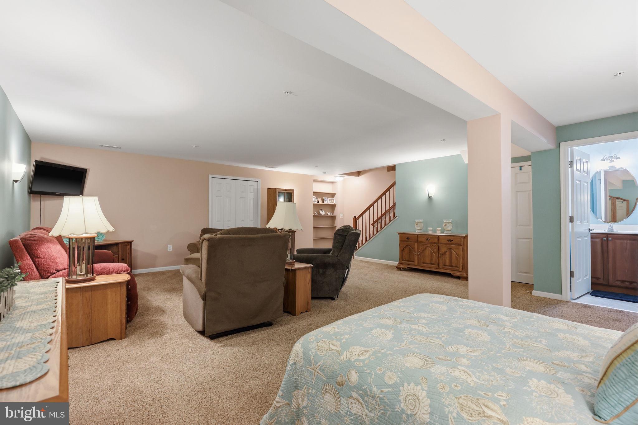 EMERALD WALK - Residential