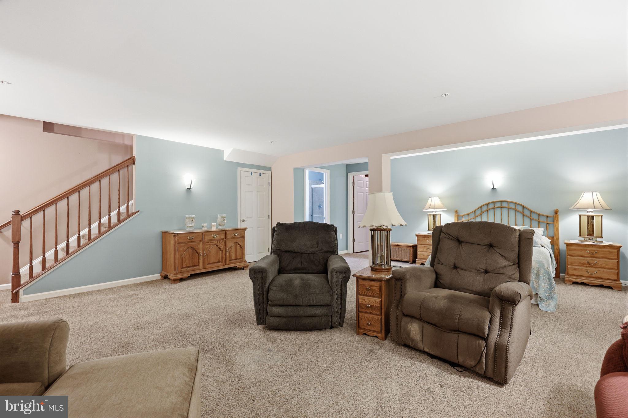 EMERALD WALK - Residential