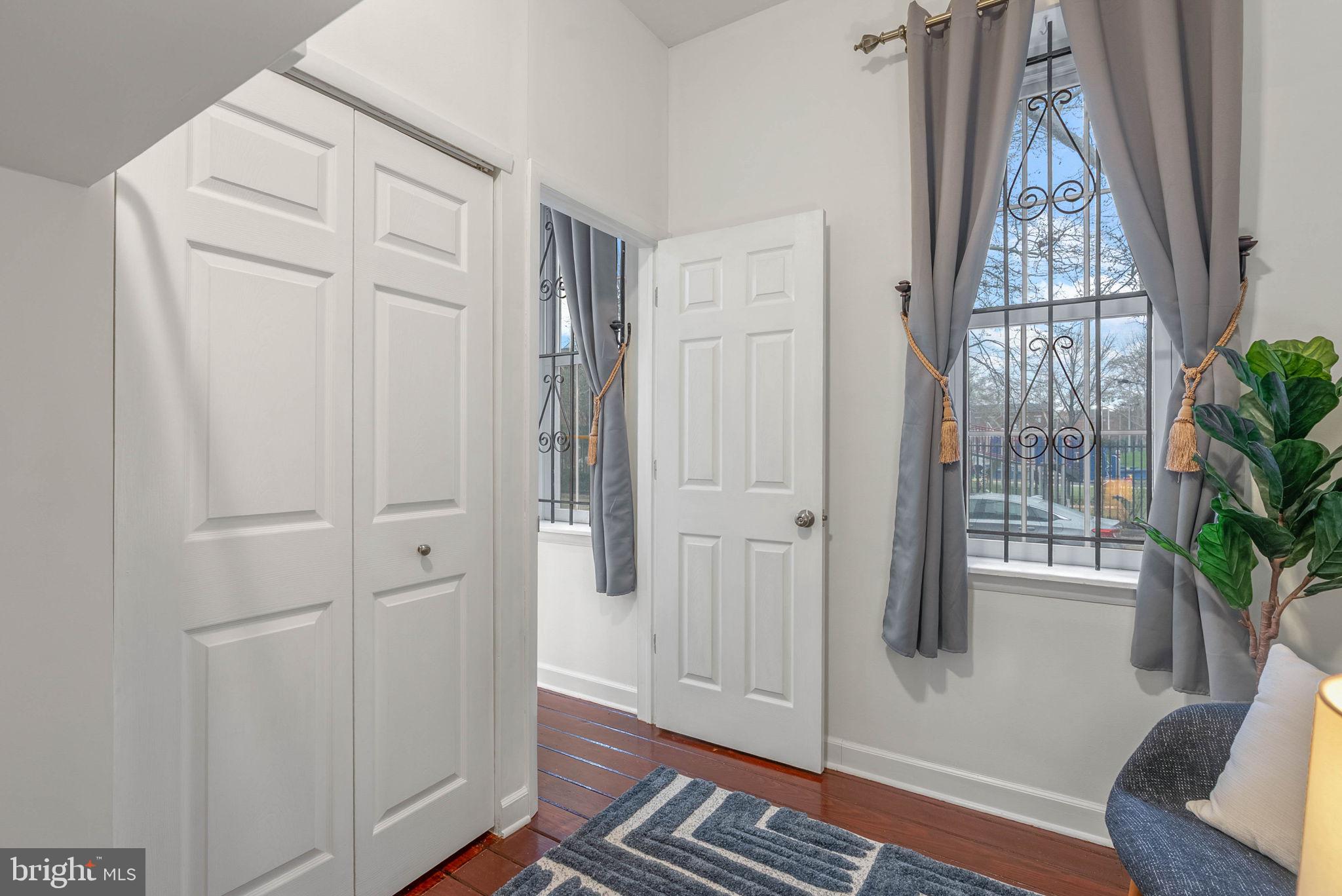 WASHINGTON SQ WEST - Residential